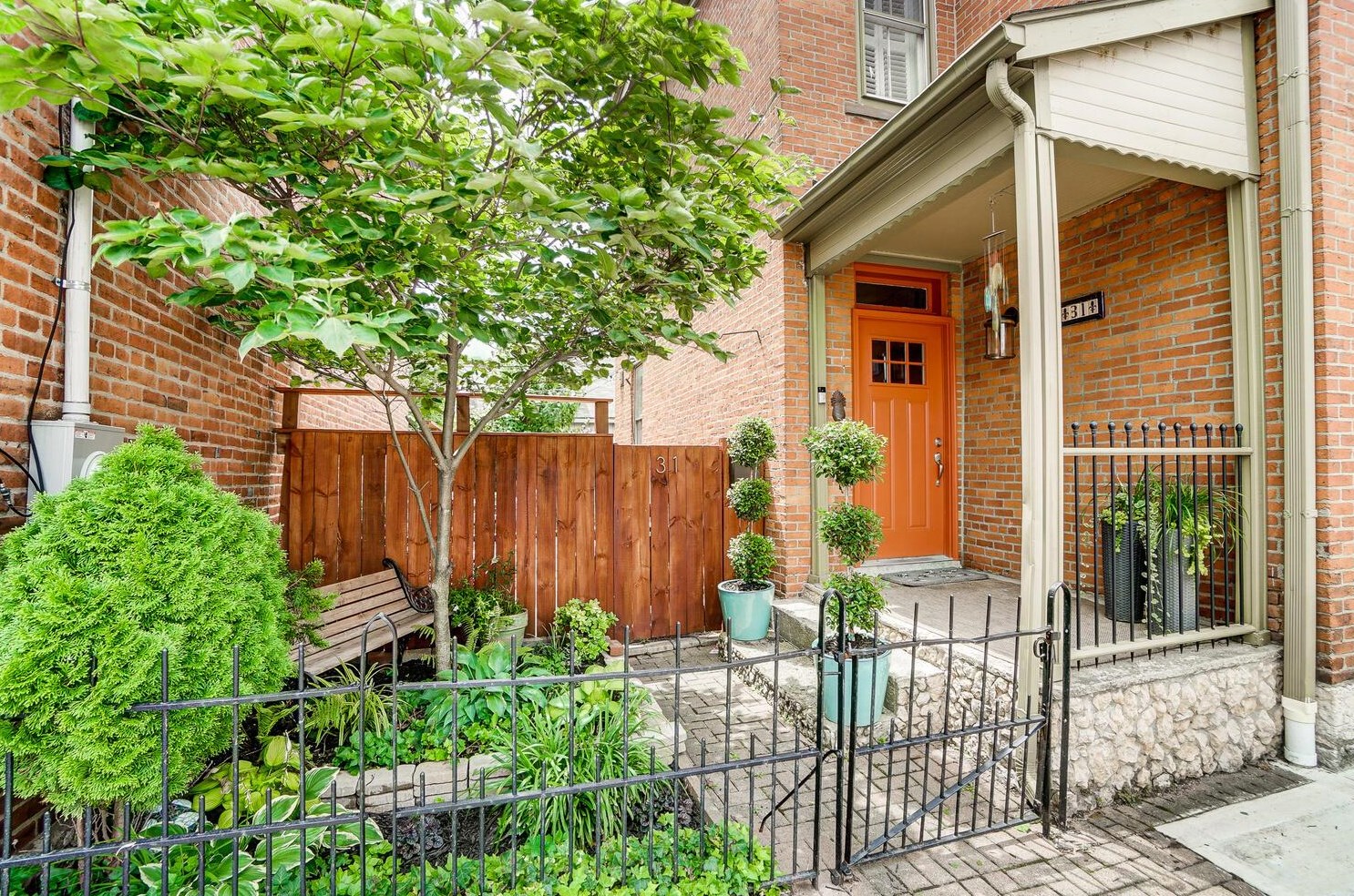 31 Blenkner St, Columbus, OH 43215-5731