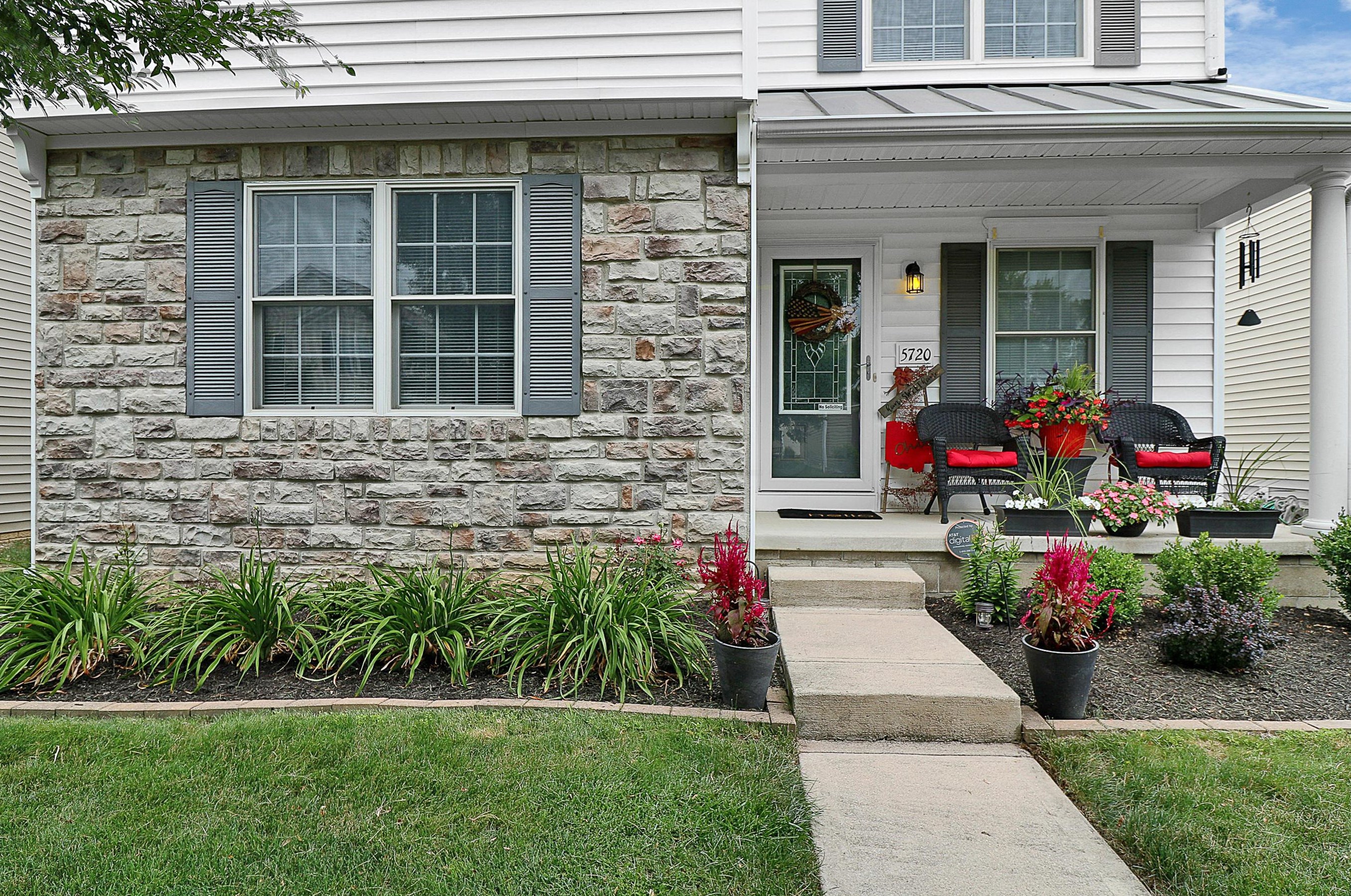5720 Galveston Dr, Columbus, OH 43228-8929