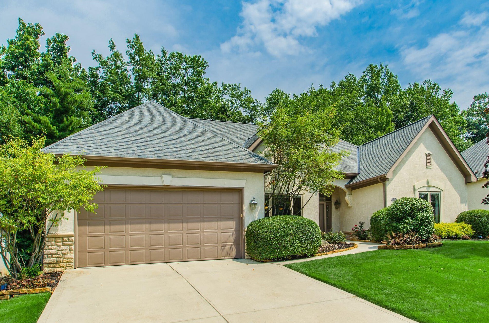 6048 Nicholas Gln, Columbus, OH 43213-5108