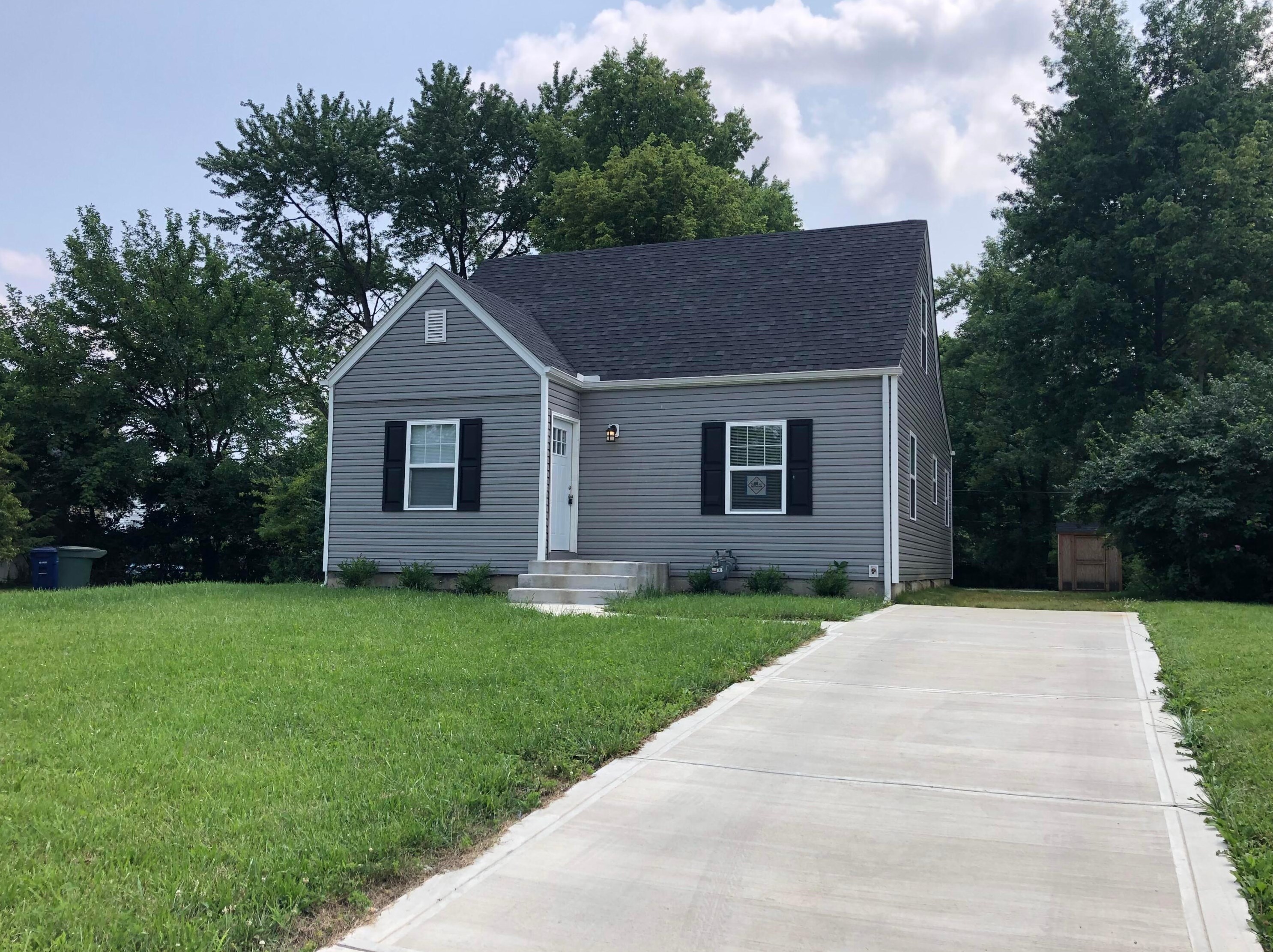 2245 Sagamore Rd, Columbus, OH 43219-1237