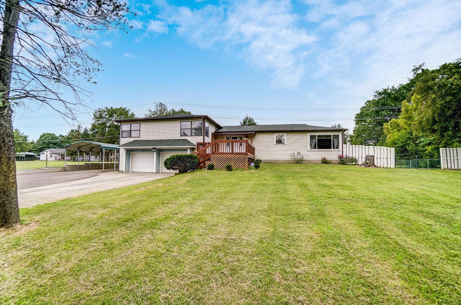 1035 London Groveport Rd, Darbydale, OH 43123