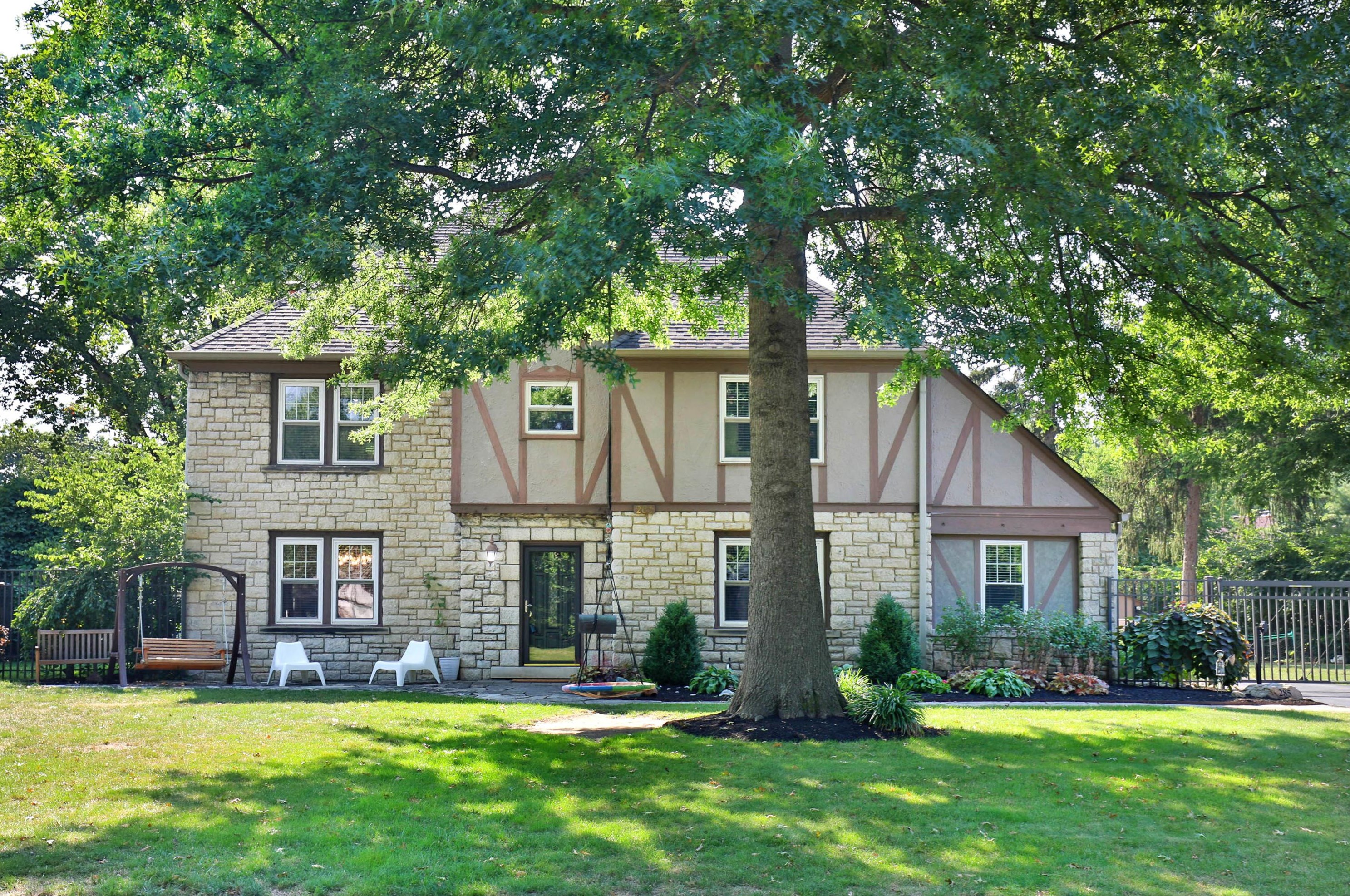 285 Harding Rd, Columbus, OH 43209-1525