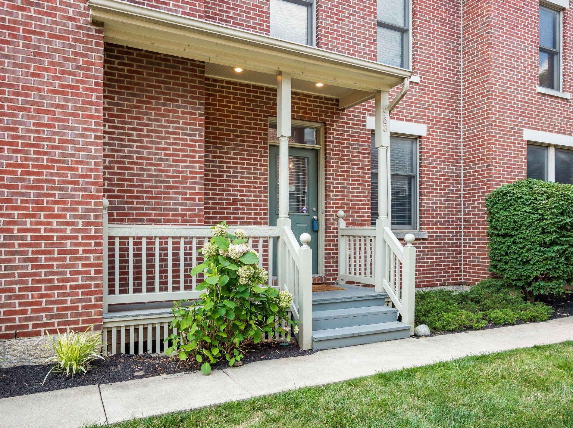 963 Delaware Ave, Columbus, OH 43201-3322