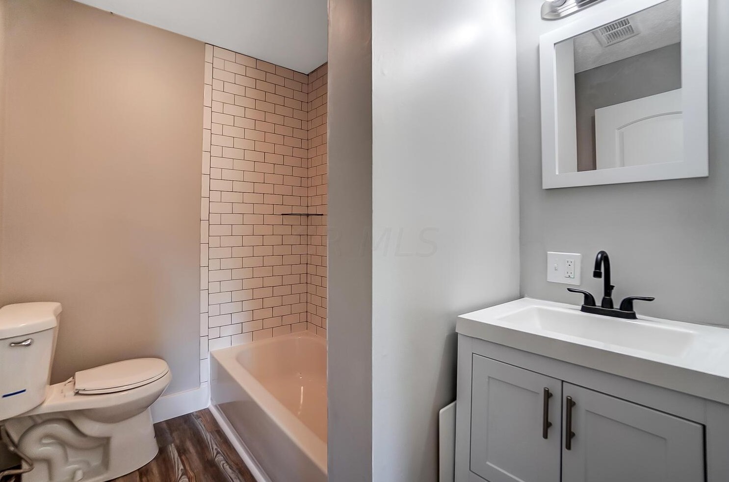 783 Lock Ave, Columbus OH  43207-2582 exterior