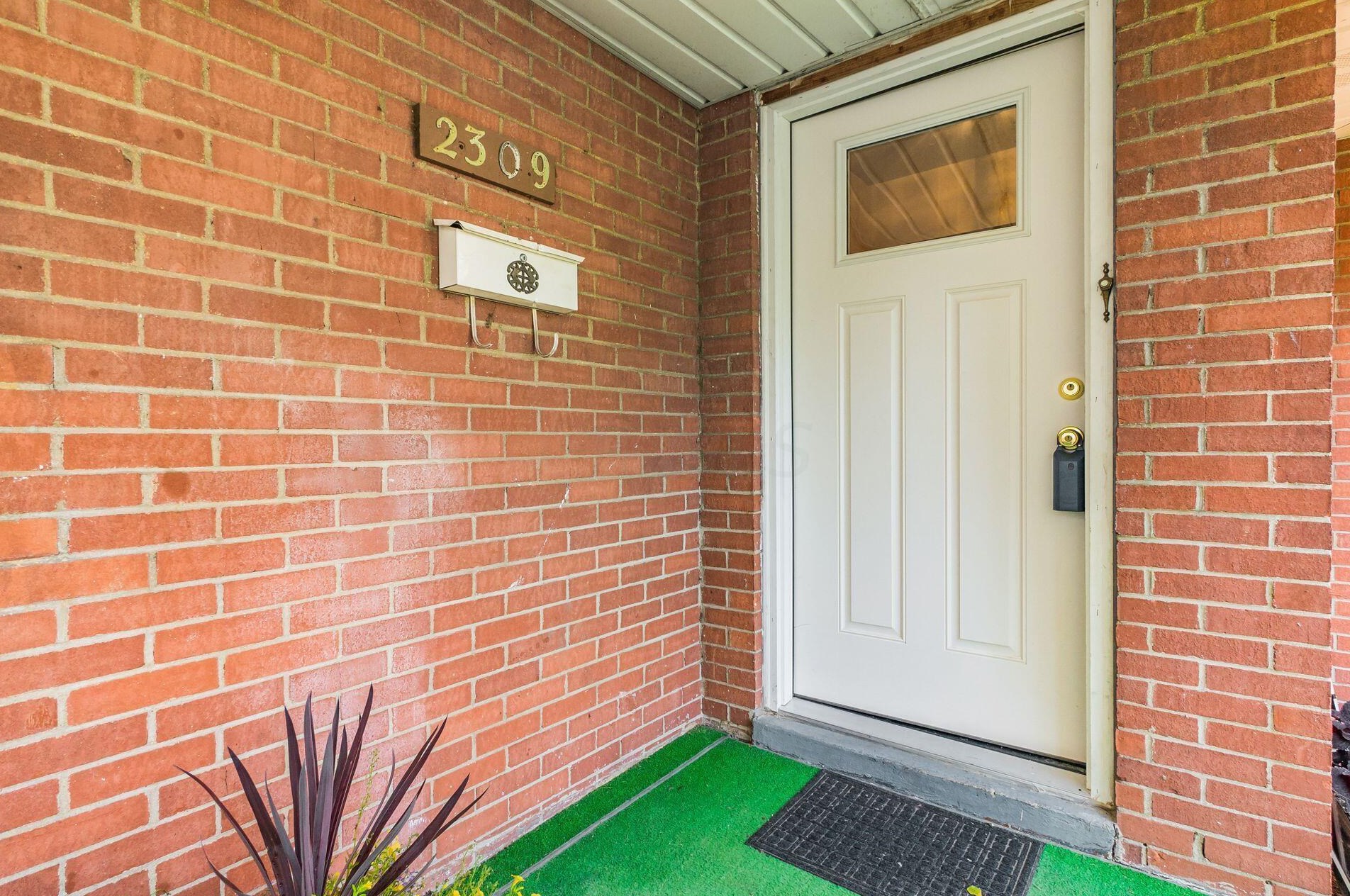 2309 Margaret Ave, Columbus, OH 43219-2651