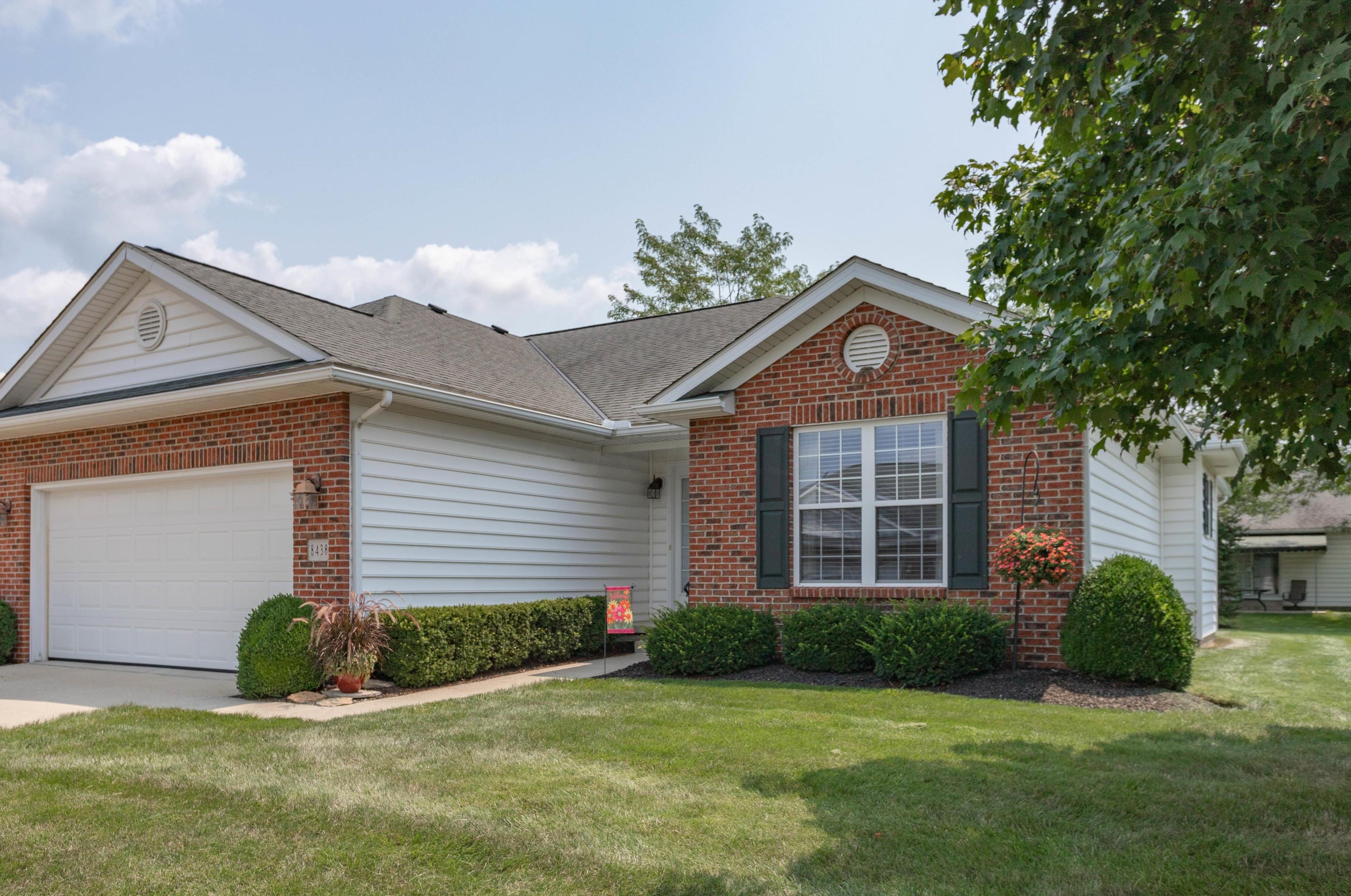 8438 Country View Ln, Plain City, OH 43064-8400