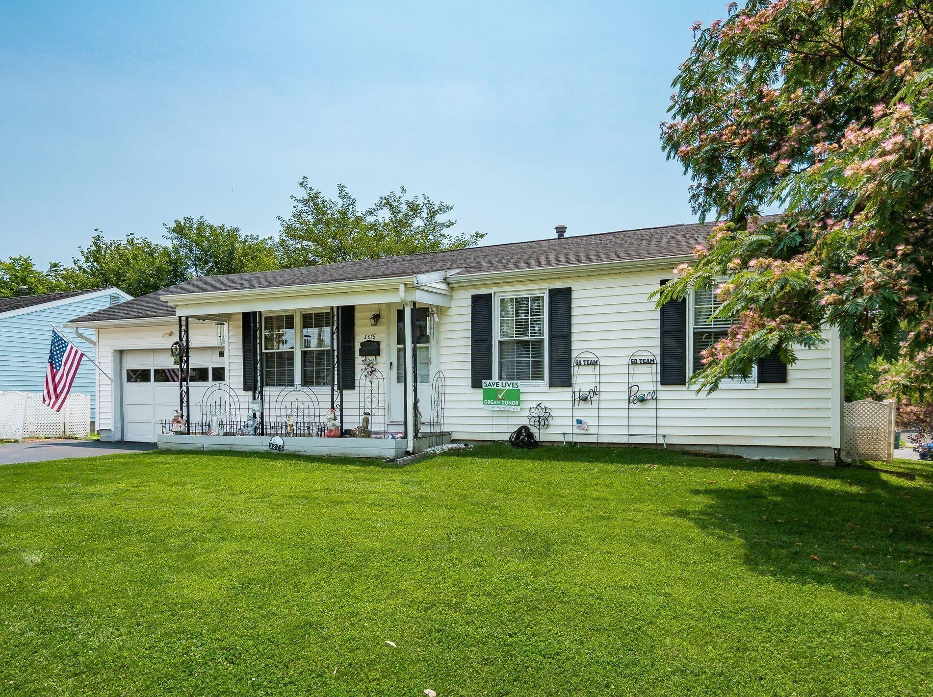 3815 Devton Dr, Columbus, OH 43228-3109