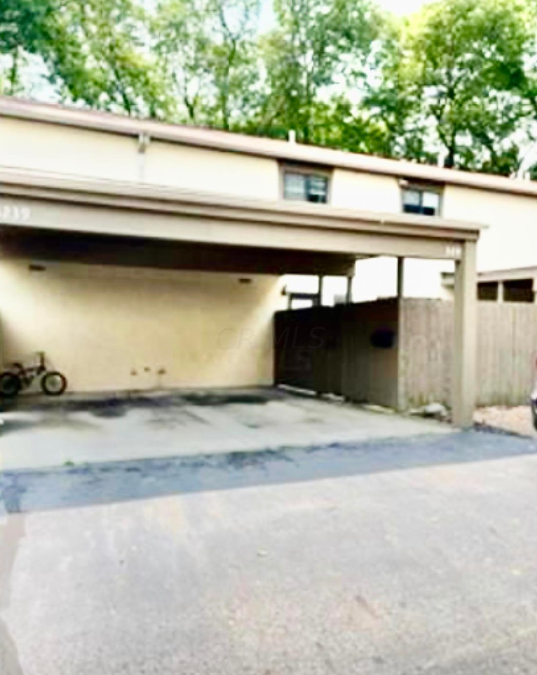 3241 Summerdale Ln, Columbus OH  43221-4628 exterior