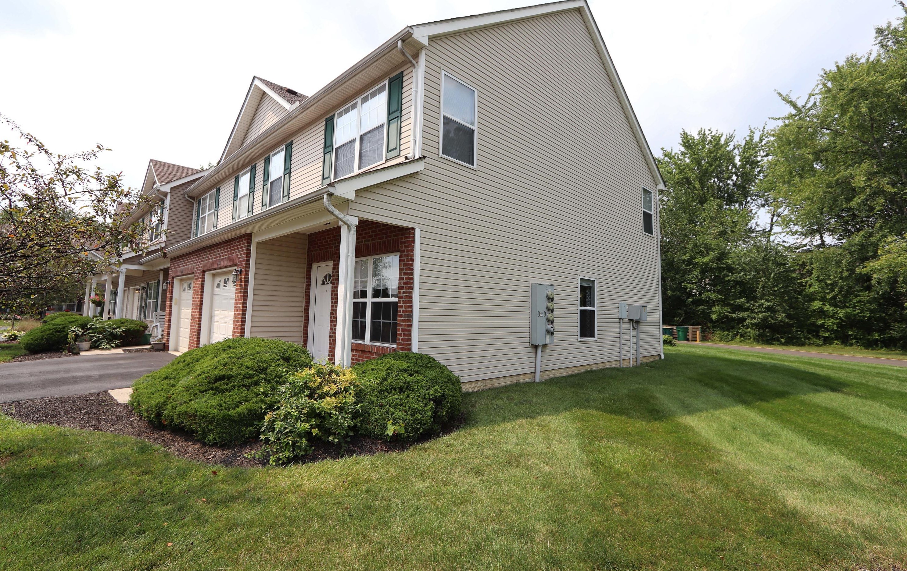 618 Herman Ct, Columbus, OH 43230-9202