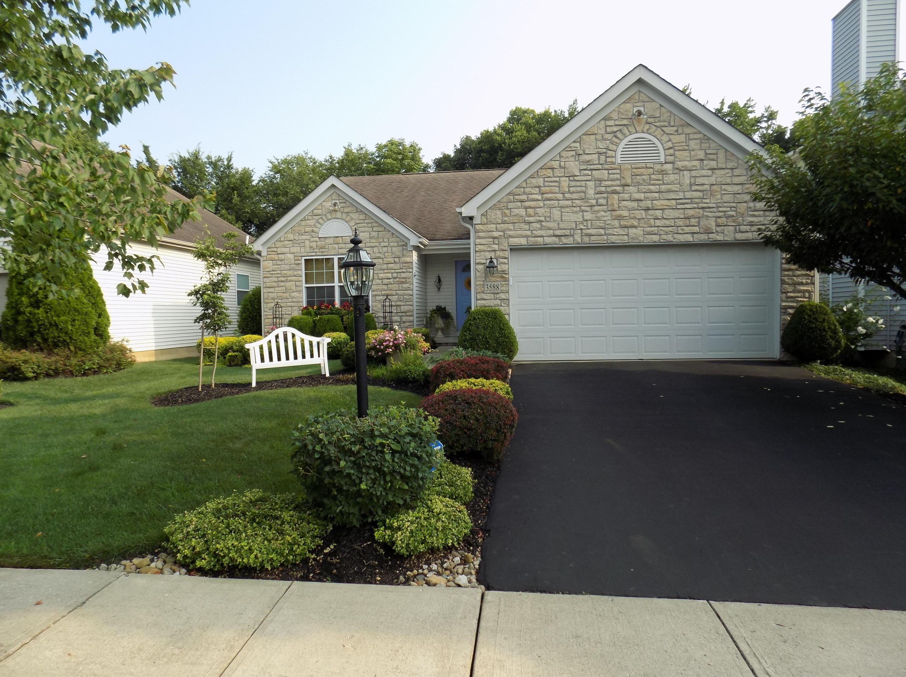 3588 Knoll Run Rd, Darbydale, OH 43123-4875