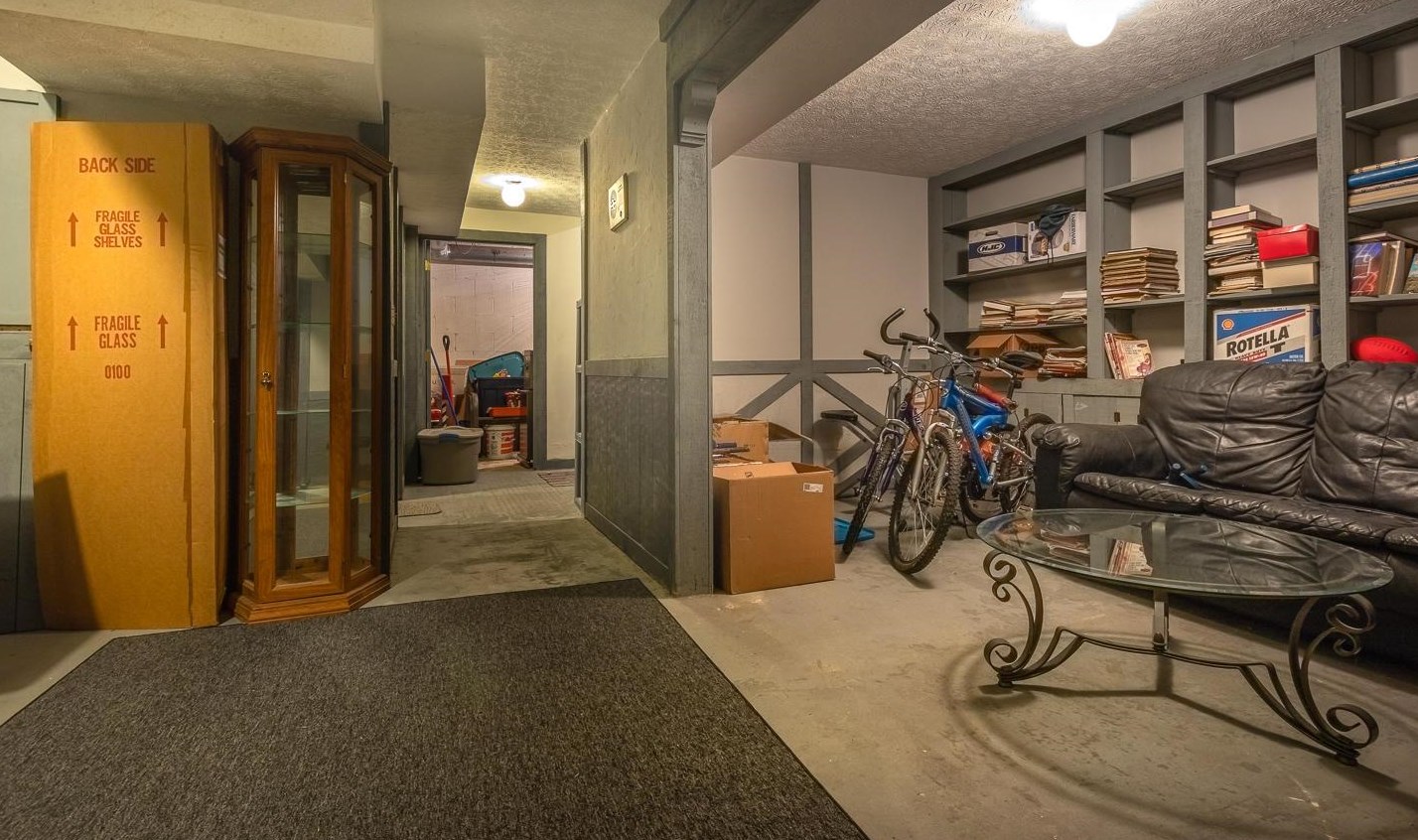 5343 Valley Ln, Columbus OH  43231-3114 exterior