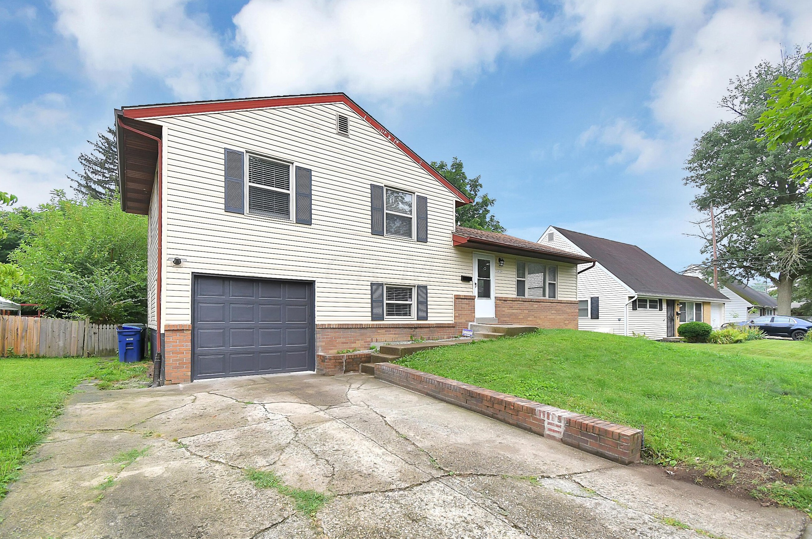 4439 Dundee Ave, Columbus, OH 43227-2447