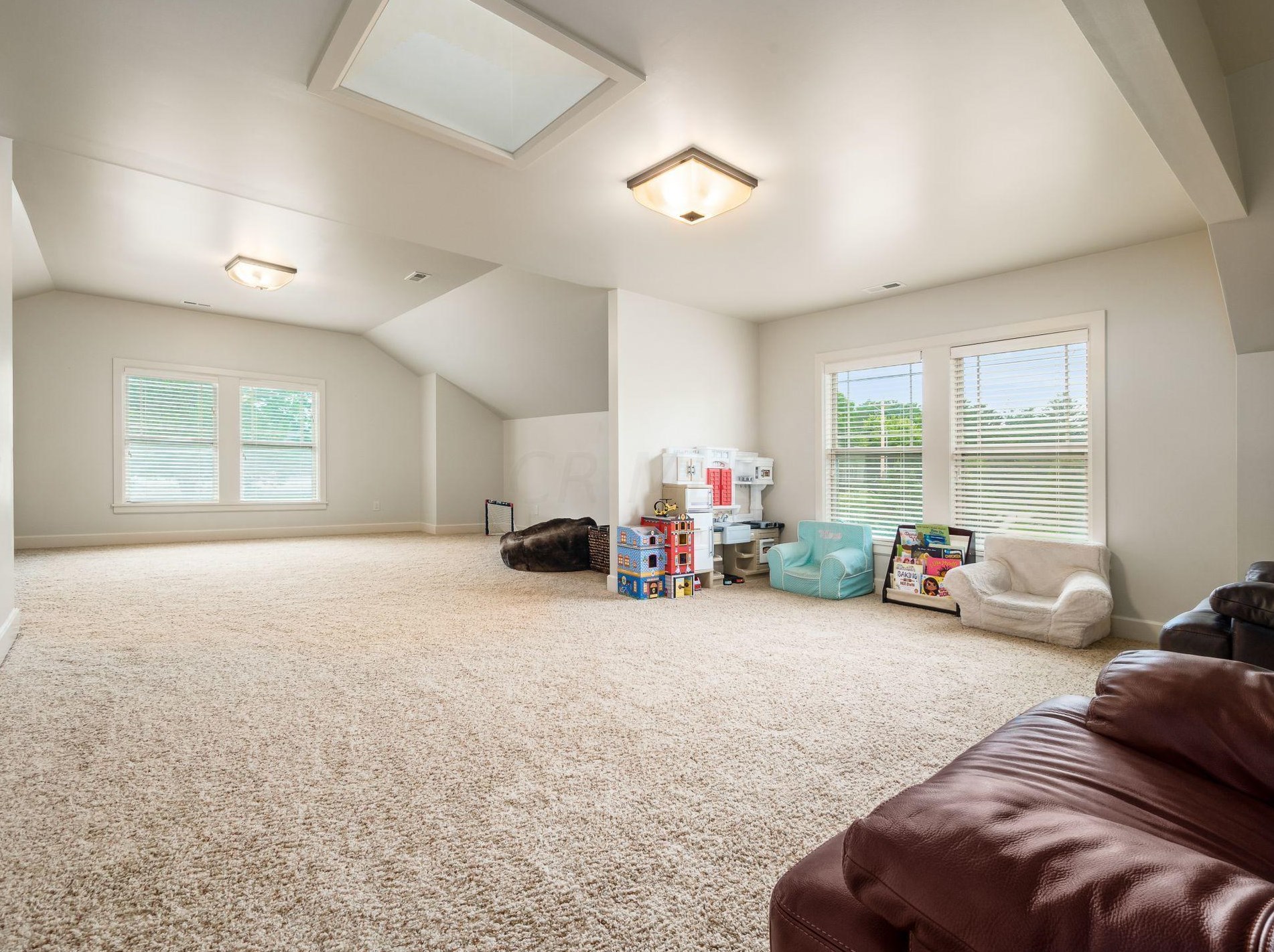 2380 Lane Rd, Columbus OH 43220-3847 exterior