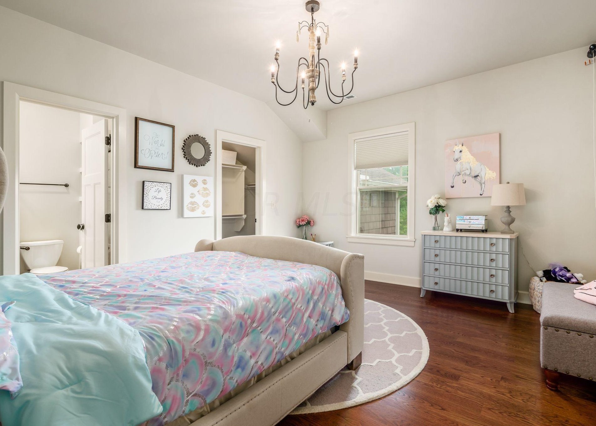 2380 Lane Rd, Columbus OH 43220-3847 exterior