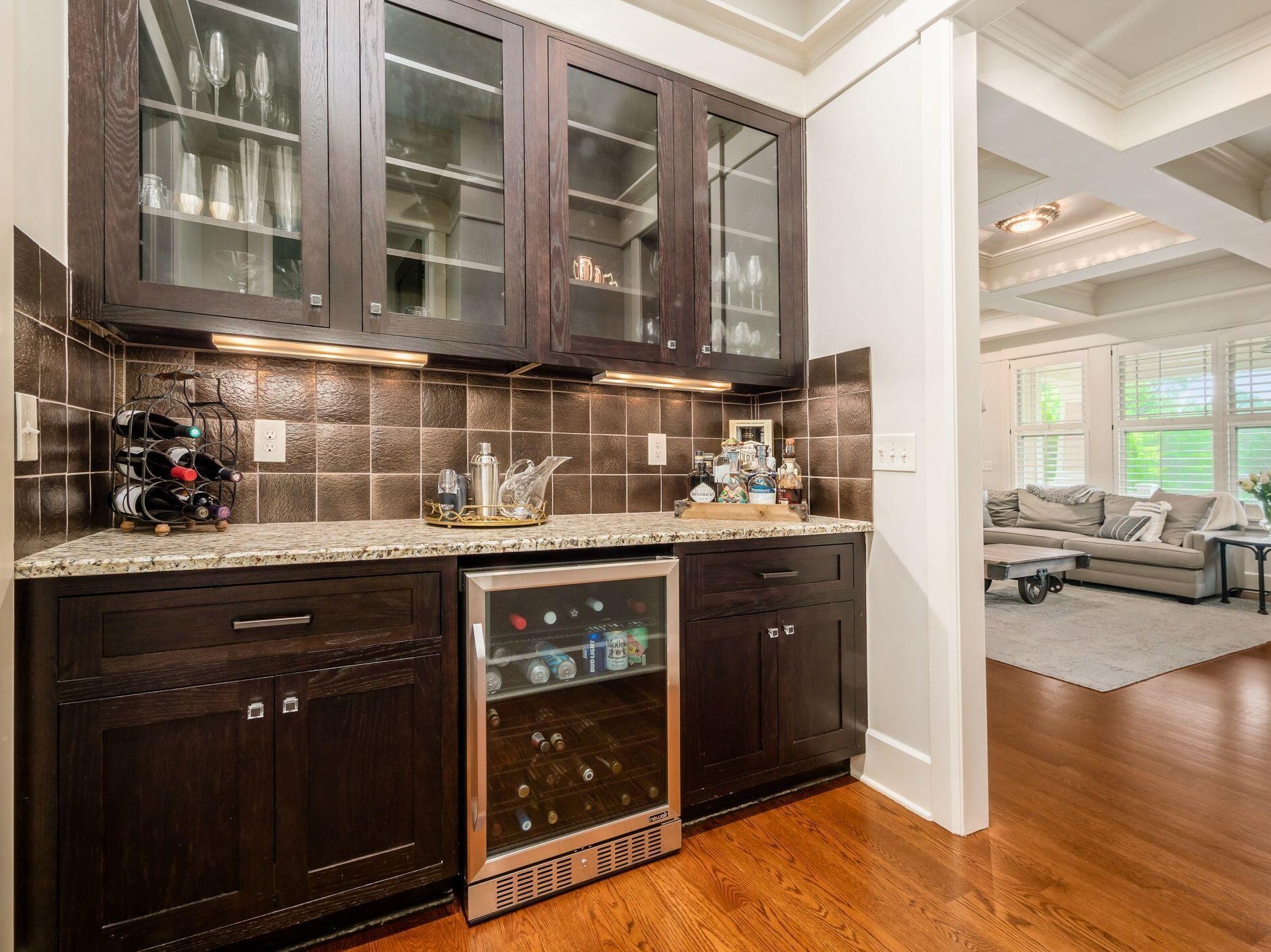 2380 Lane Rd, Columbus OH 43220-3847 exterior