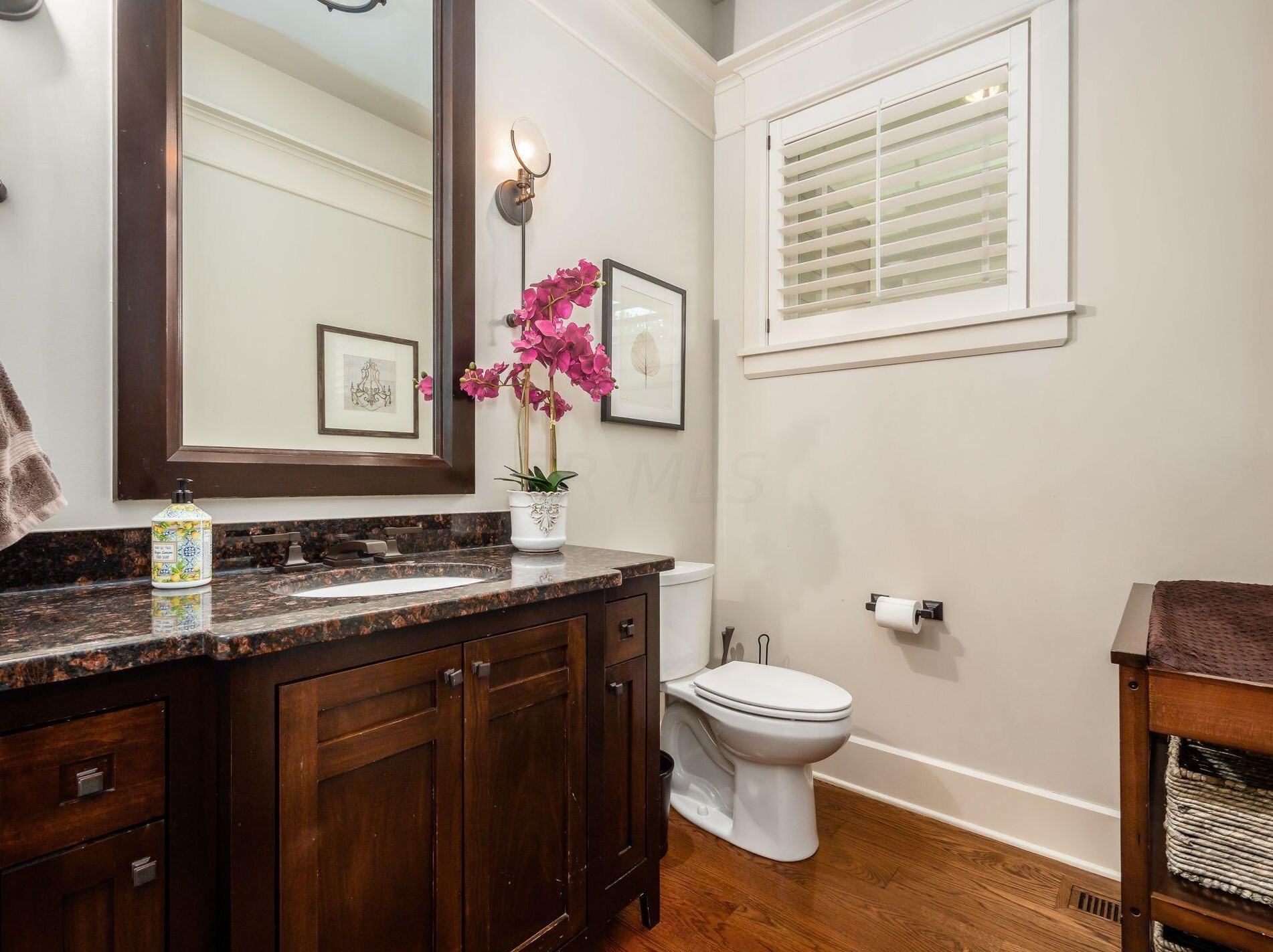 2380 Lane Rd, Columbus OH 43220-3847 exterior