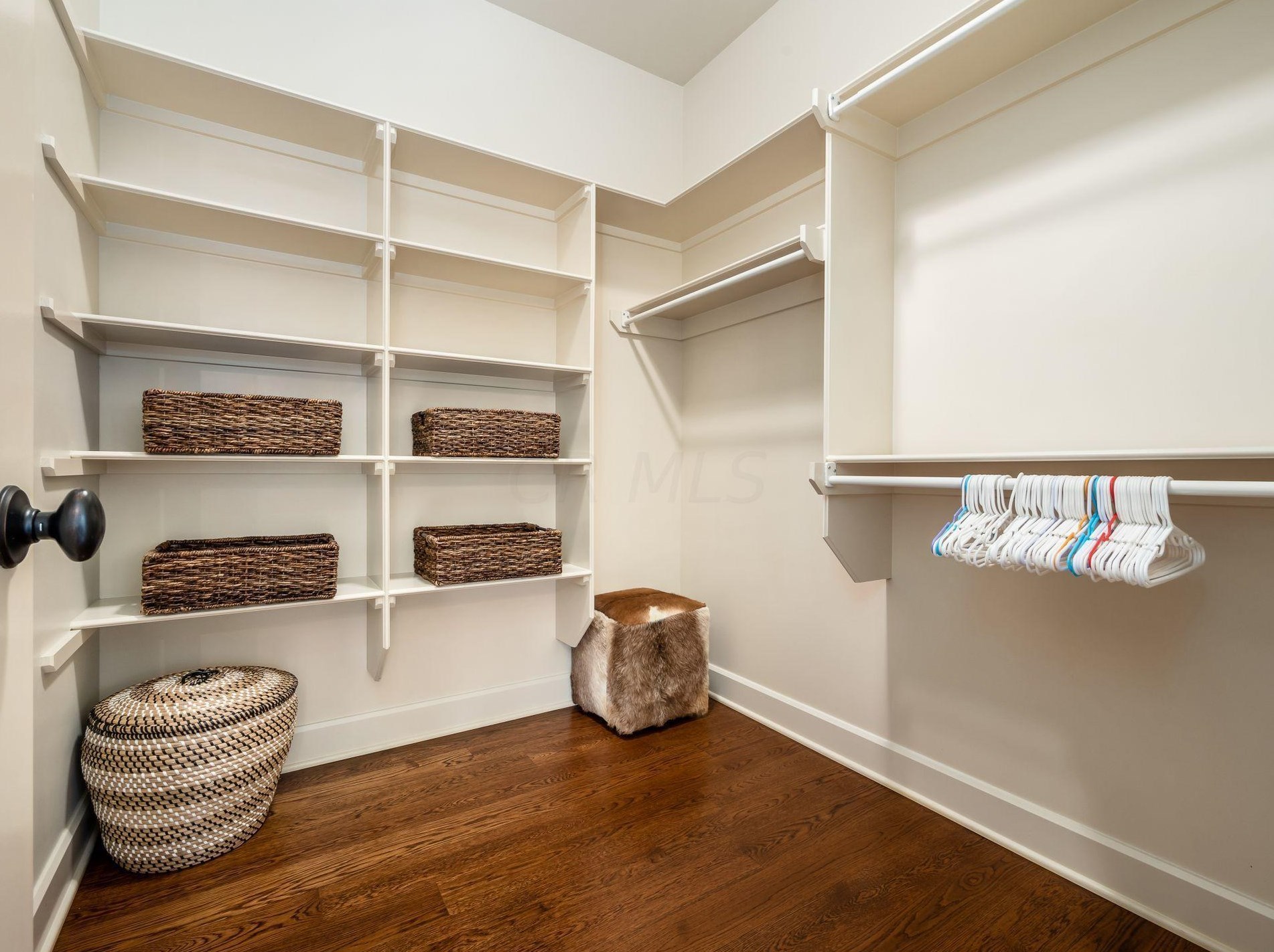 2380 Lane Rd, Columbus OH 43220-3847 exterior