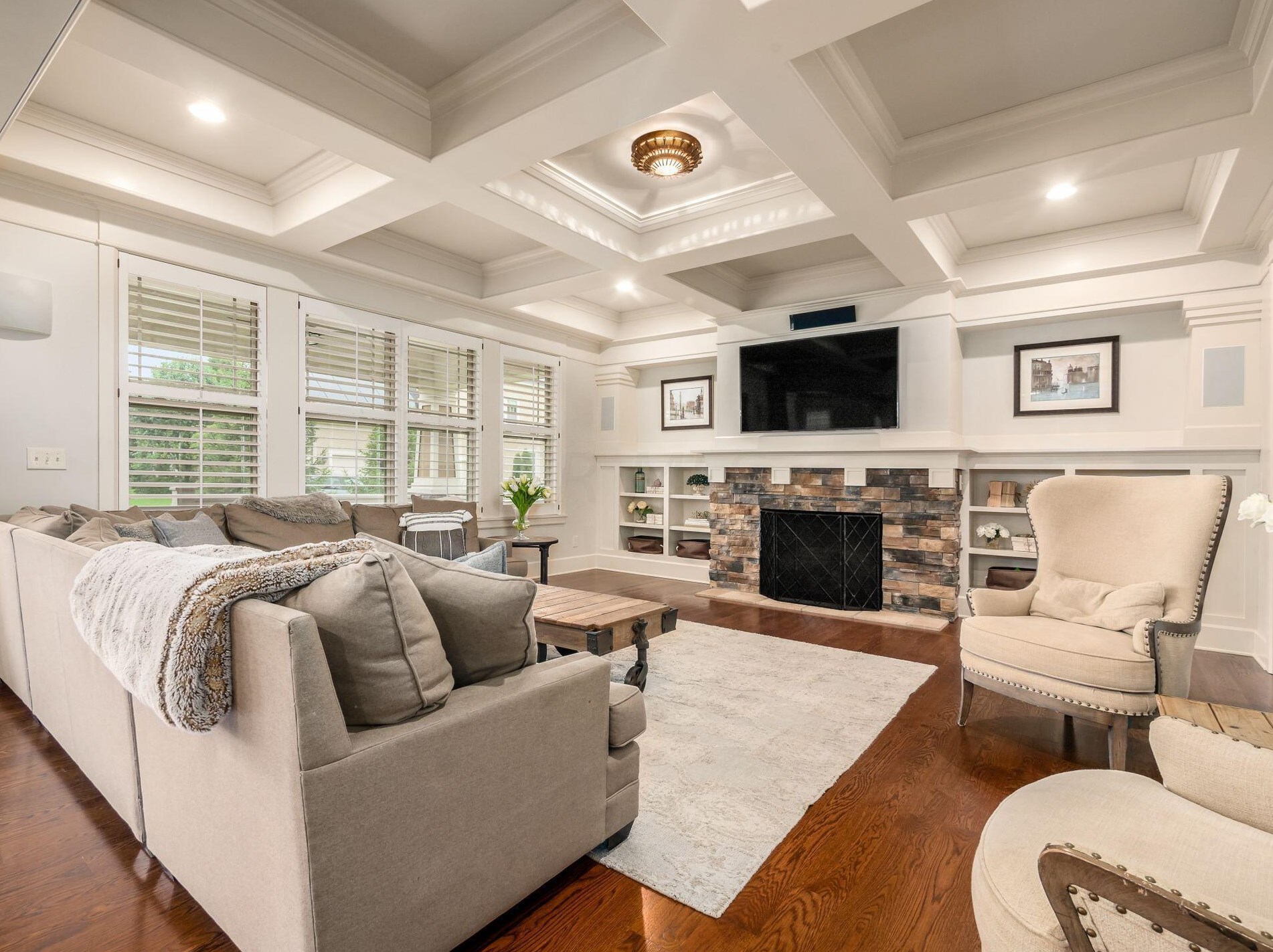 2380 Lane Rd, Columbus OH 43220-3847 exterior