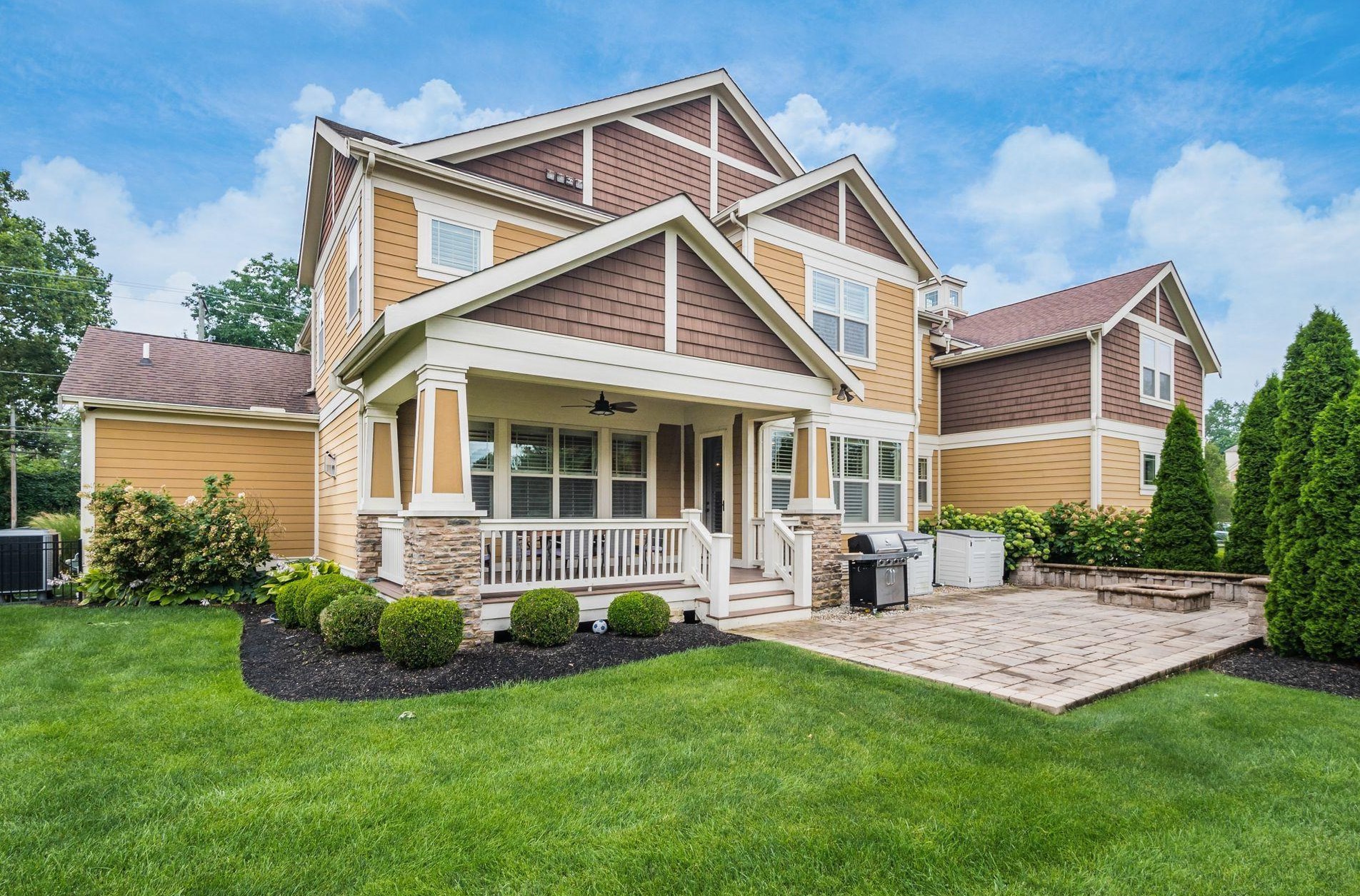 2380 Lane Rd, Columbus OH 43220-3847 exterior