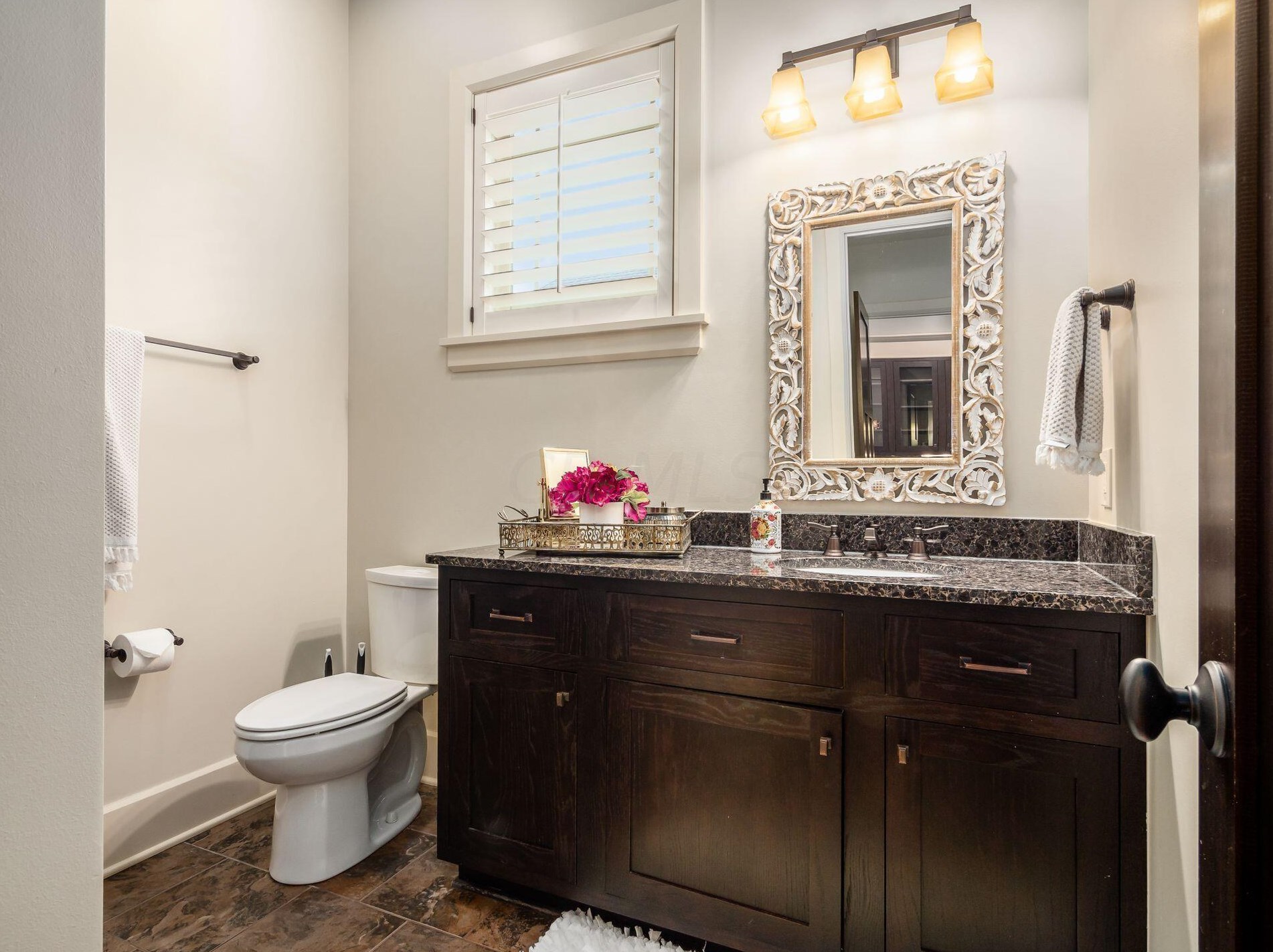 2380 Lane Rd, Columbus OH 43220-3847 exterior