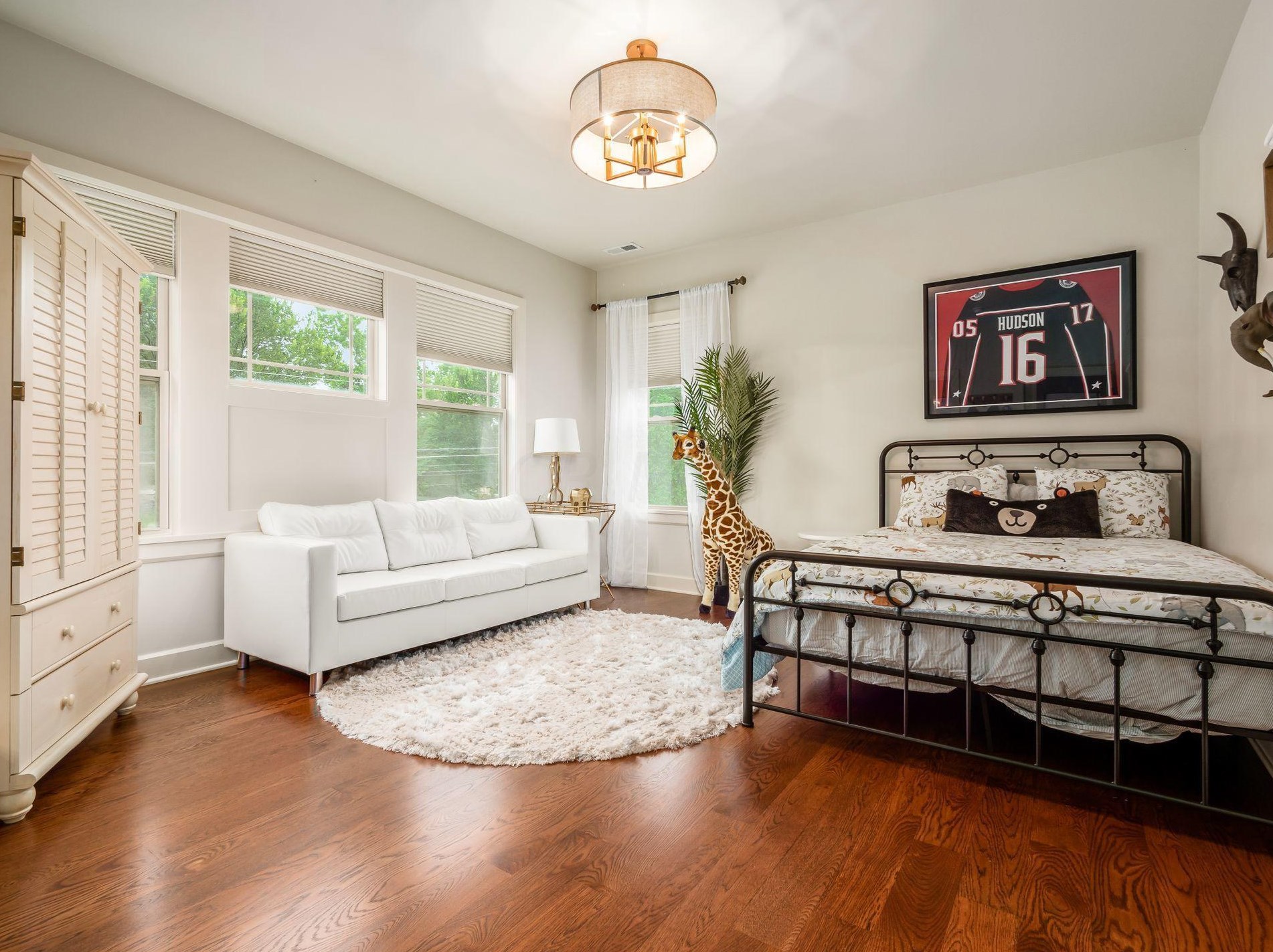 2380 Lane Rd, Columbus OH 43220-3847 exterior