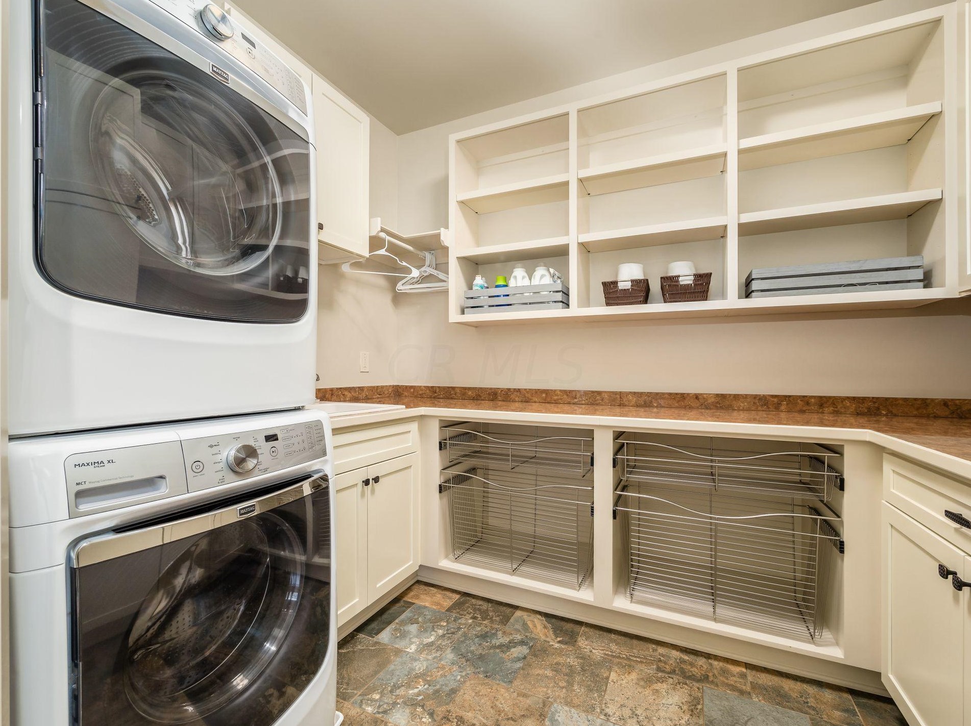 2380 Lane Rd, Columbus OH 43220-3847 exterior