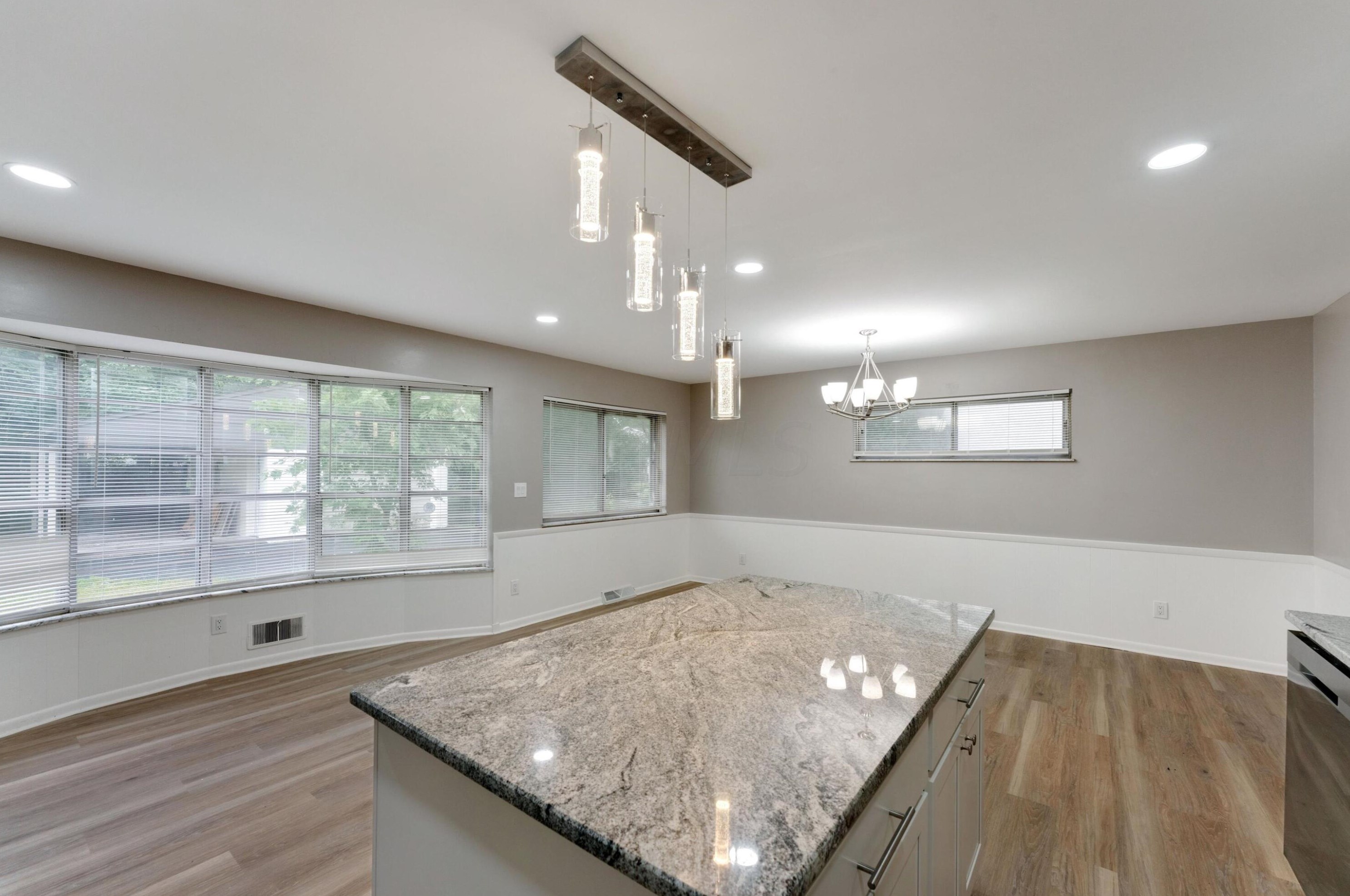 1314 Ironwood Dr, Columbus OH  43229-4307 exterior