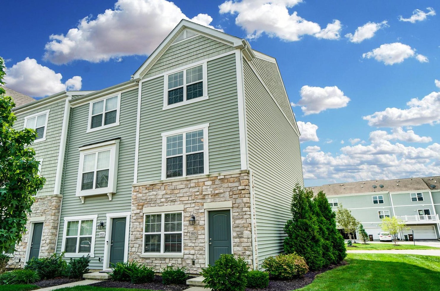 5935 Winberry Creek Dr, Dublin, OH 43016-6304