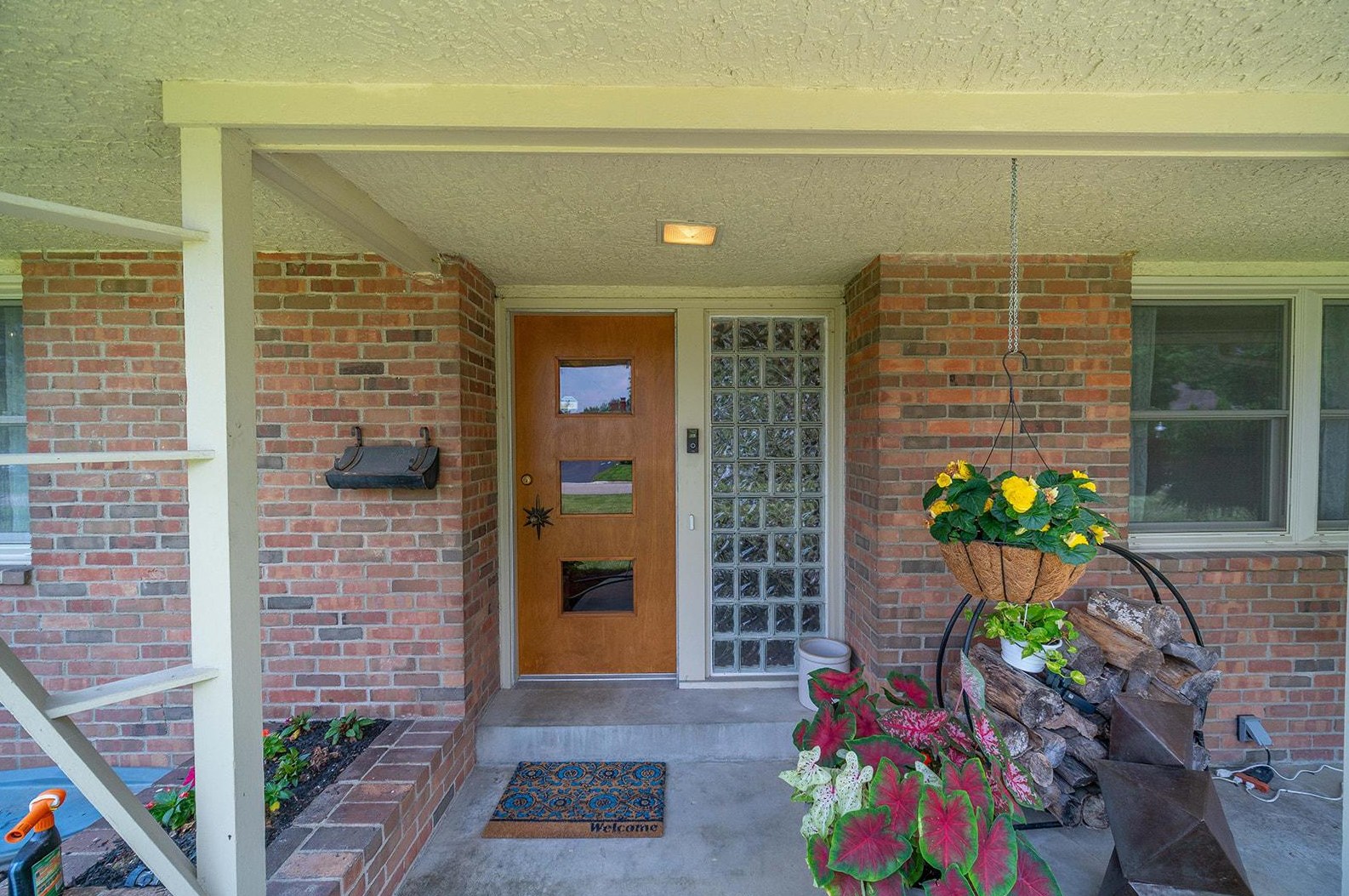 4049 Ritamarie Dr, Columbus, OH 43220-4926