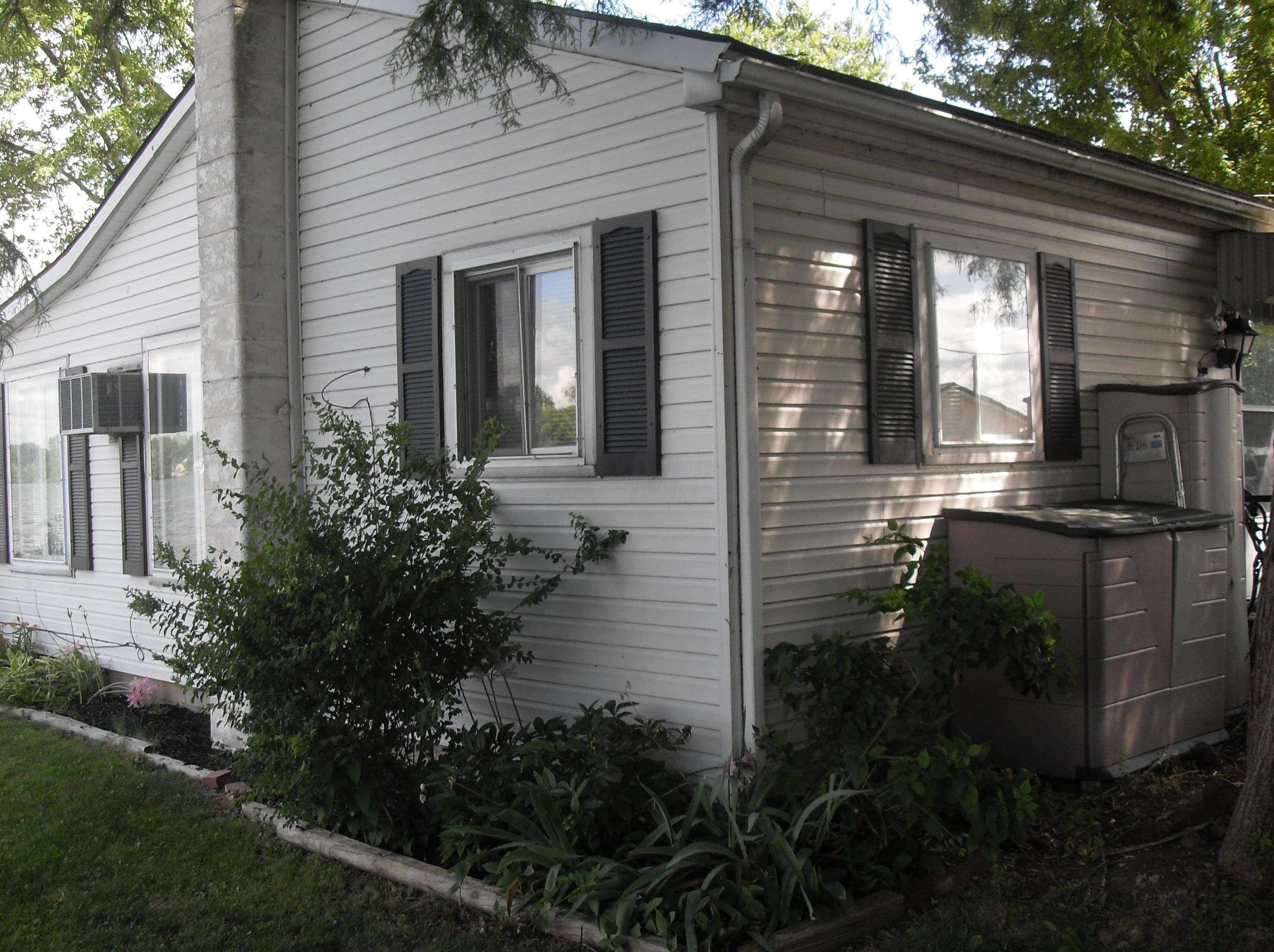 13967 Custers Point Rd, Thornville OH  43076-9244 exterior