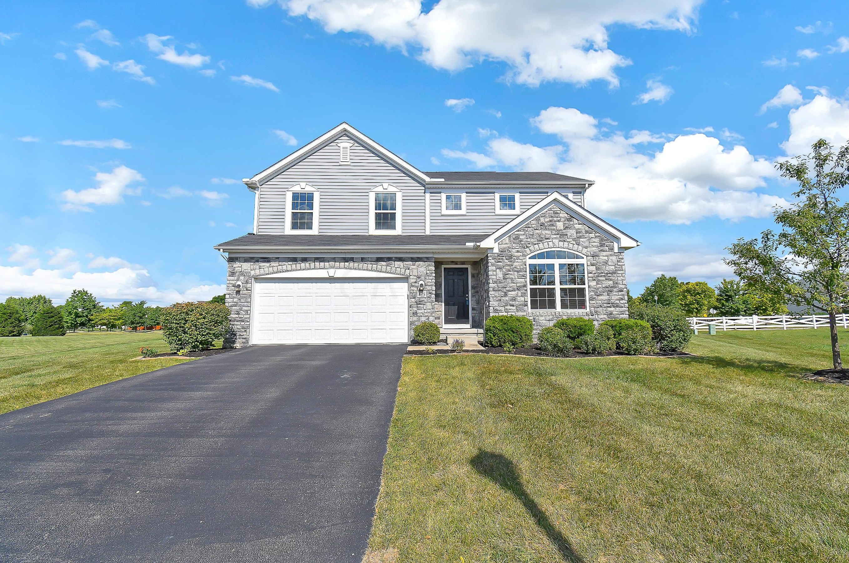 425 Coal Train Ct, Delaware, OH 43015-1289