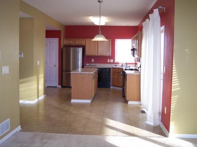 372 Cherry Leaf Rd, Delaware, OH 43015