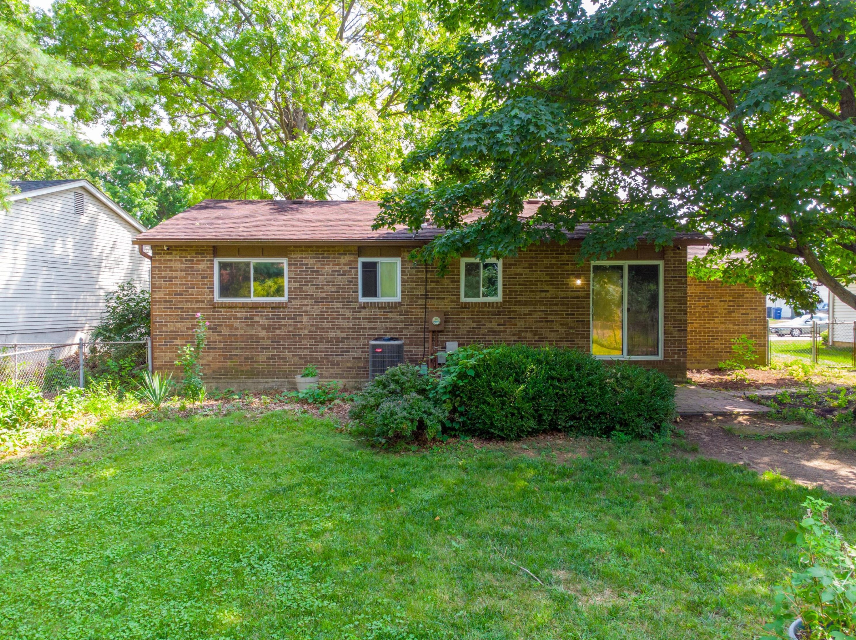 2692 Landsburn Dr, Columbus OH 43231-5928 exterior