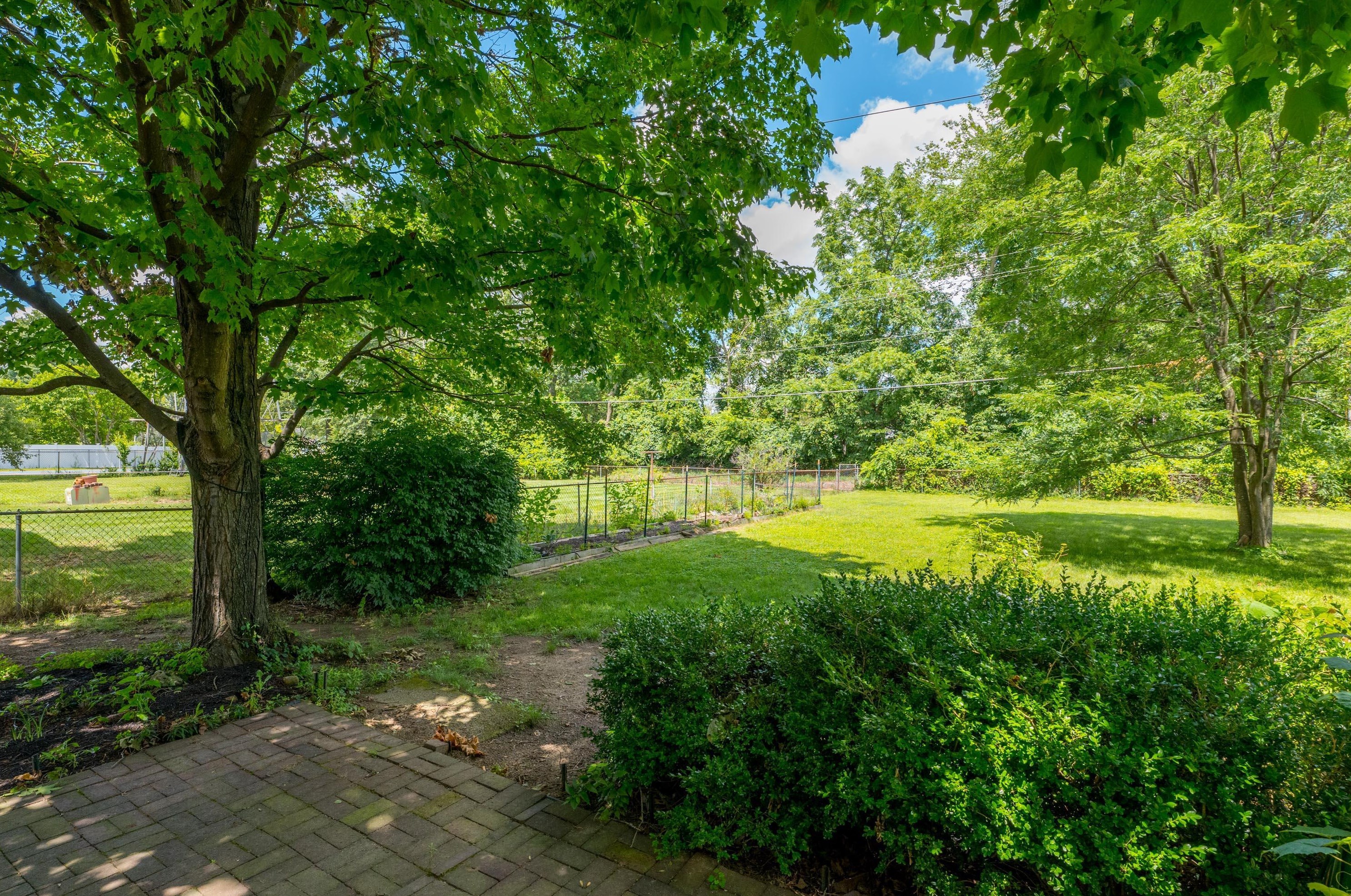 2692 Landsburn Dr, Columbus OH 43231-5928 exterior