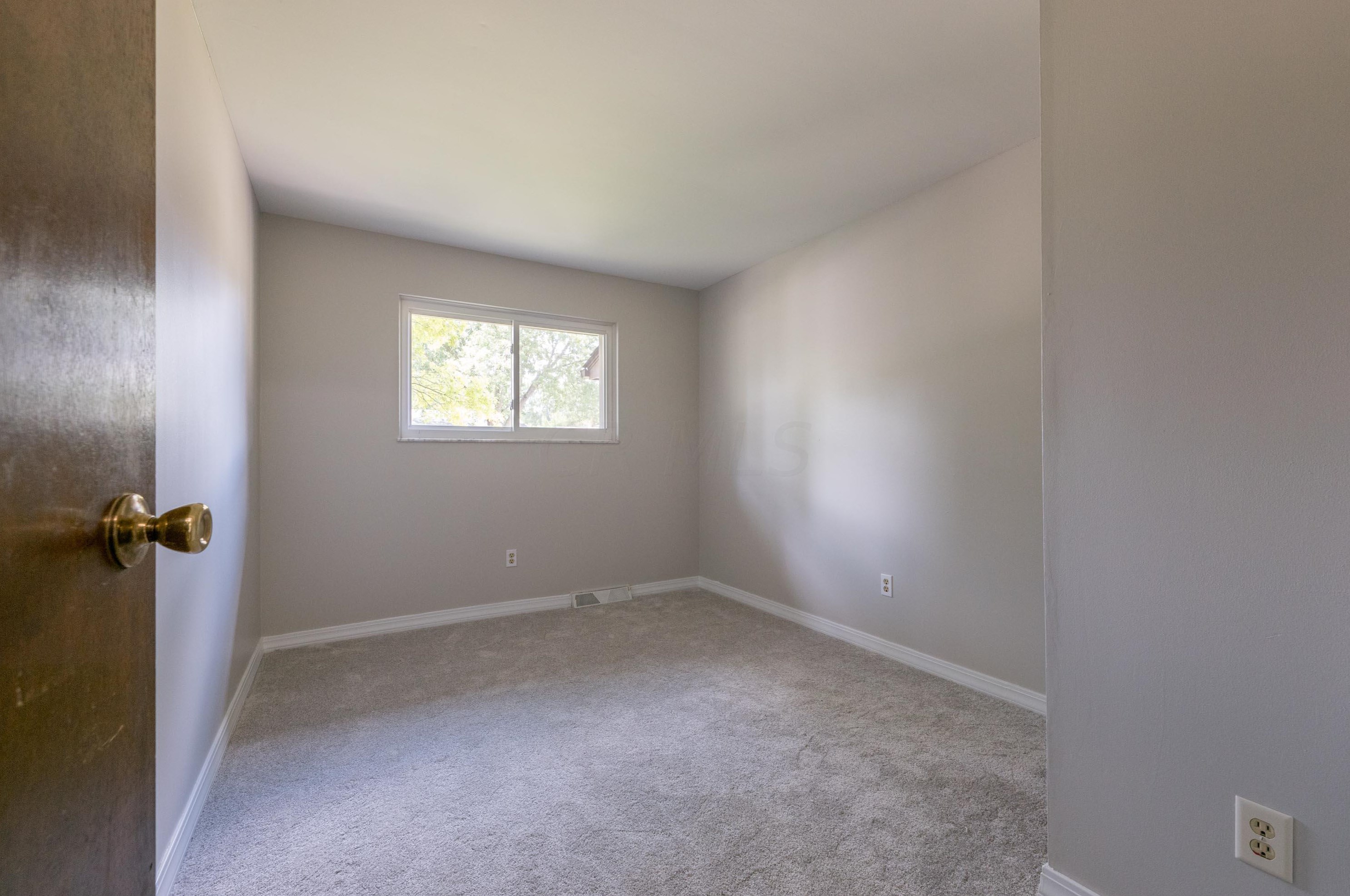 2692 Landsburn Dr, Columbus OH 43231-5928 exterior