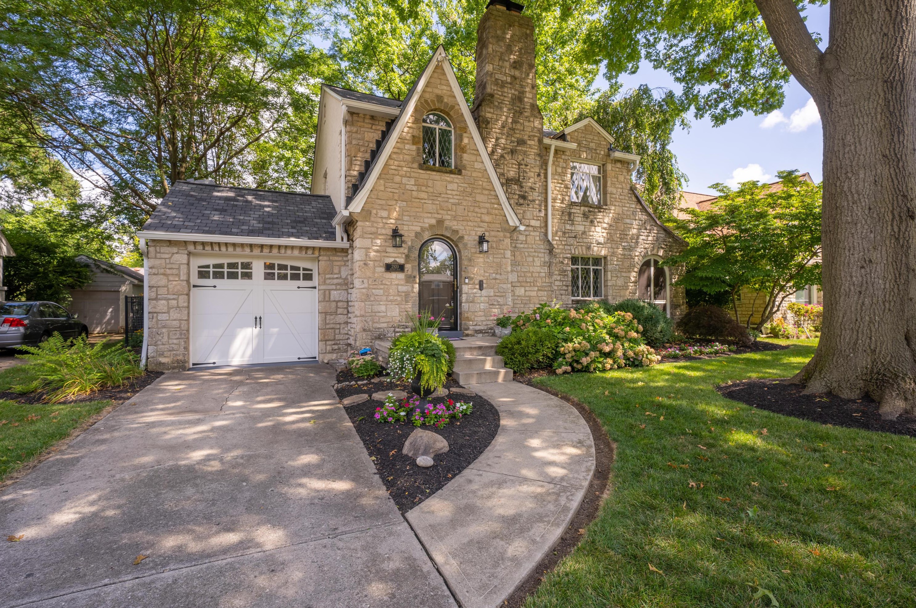 2920 Bryden Rd, Columbus, OH 43209-2248