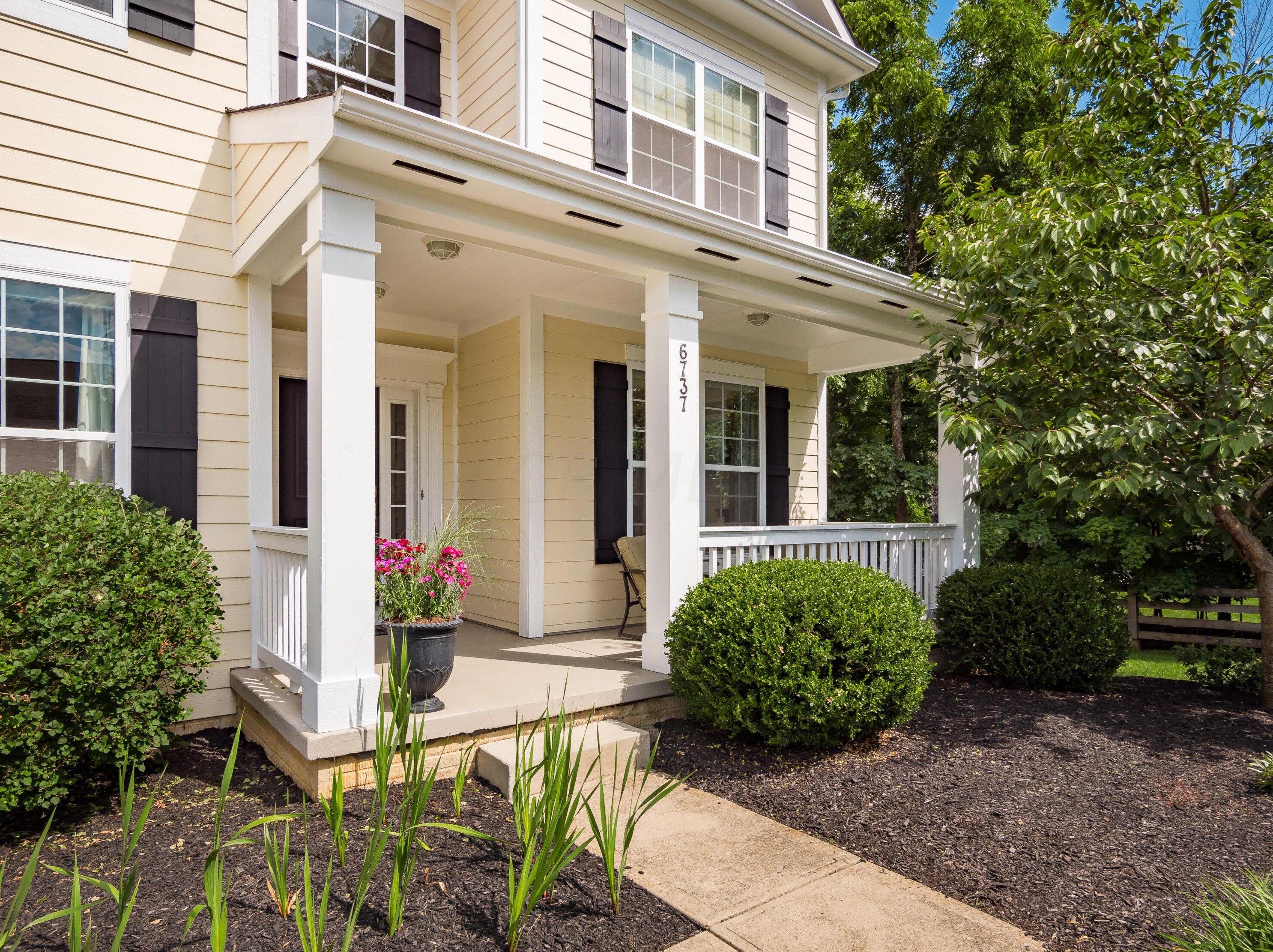 6737 Gray Granite Ln, Delaware, OH 43015