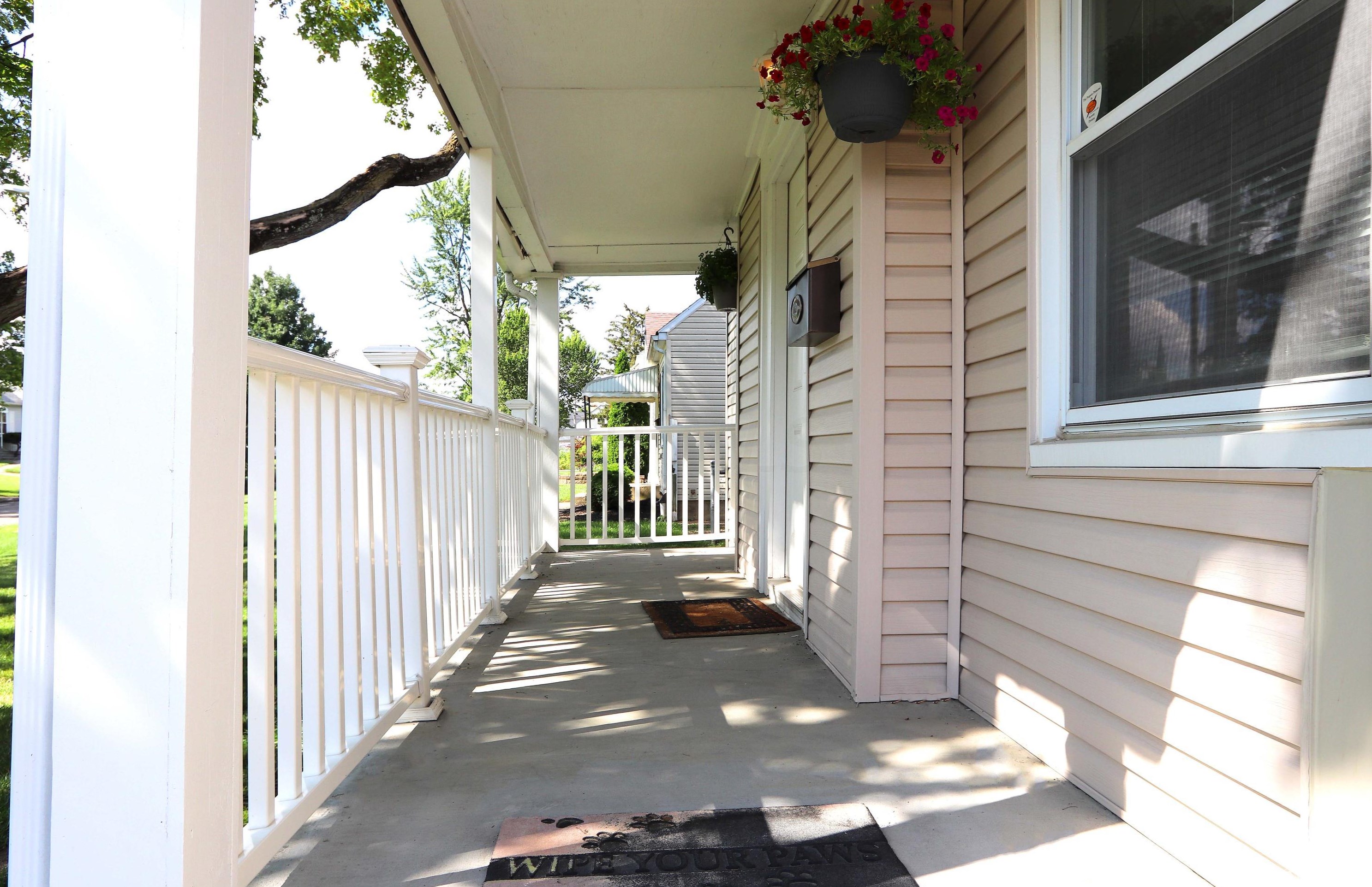3092 Oaklawn St, Columbus, OH 43224-4355