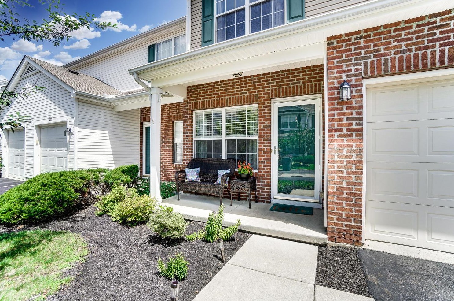 1264 Grove Dr, Columbus, OH 43230-6282