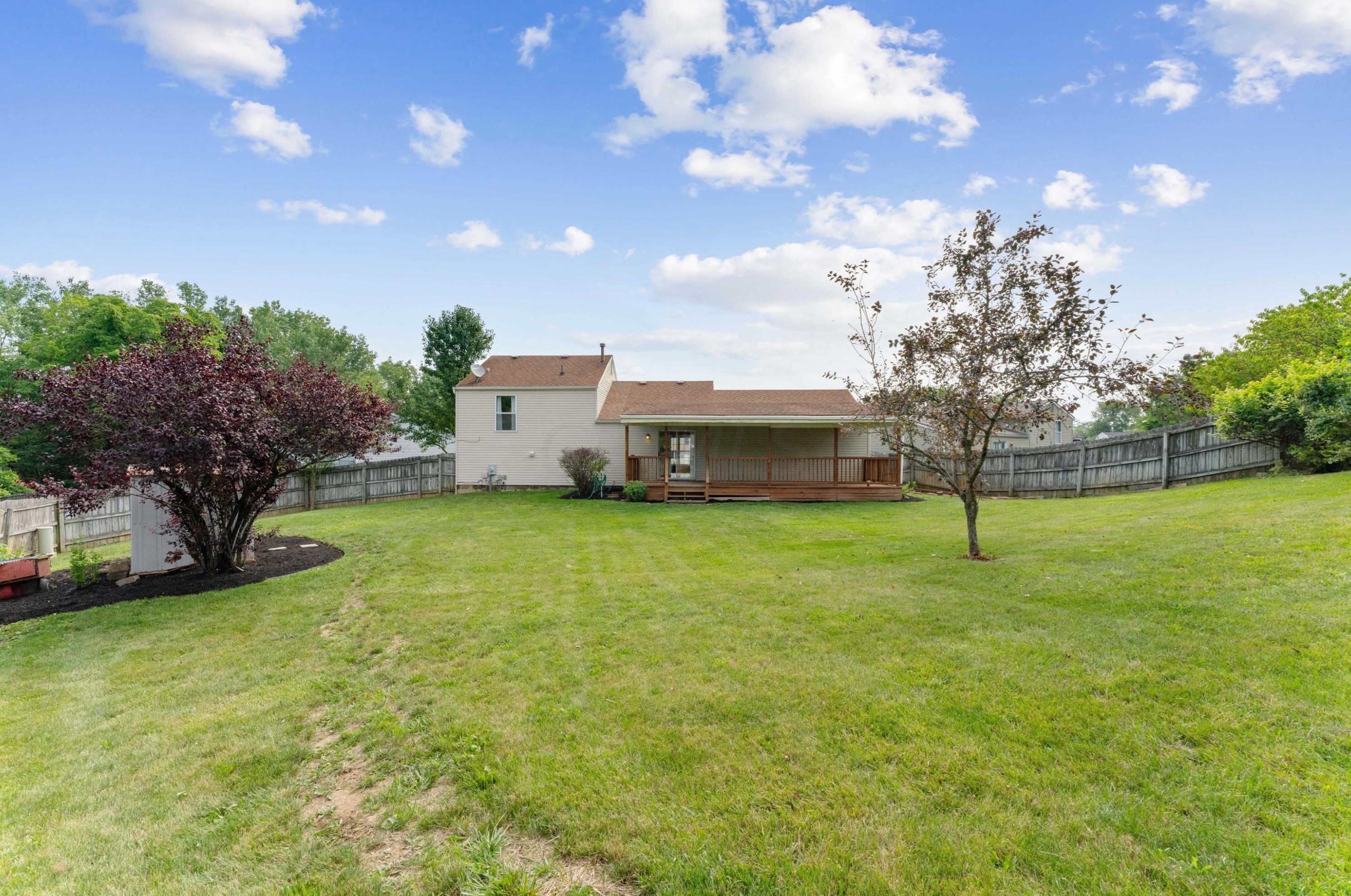 4867 Hollybriar Ct, Columbus, OH 43228-5757