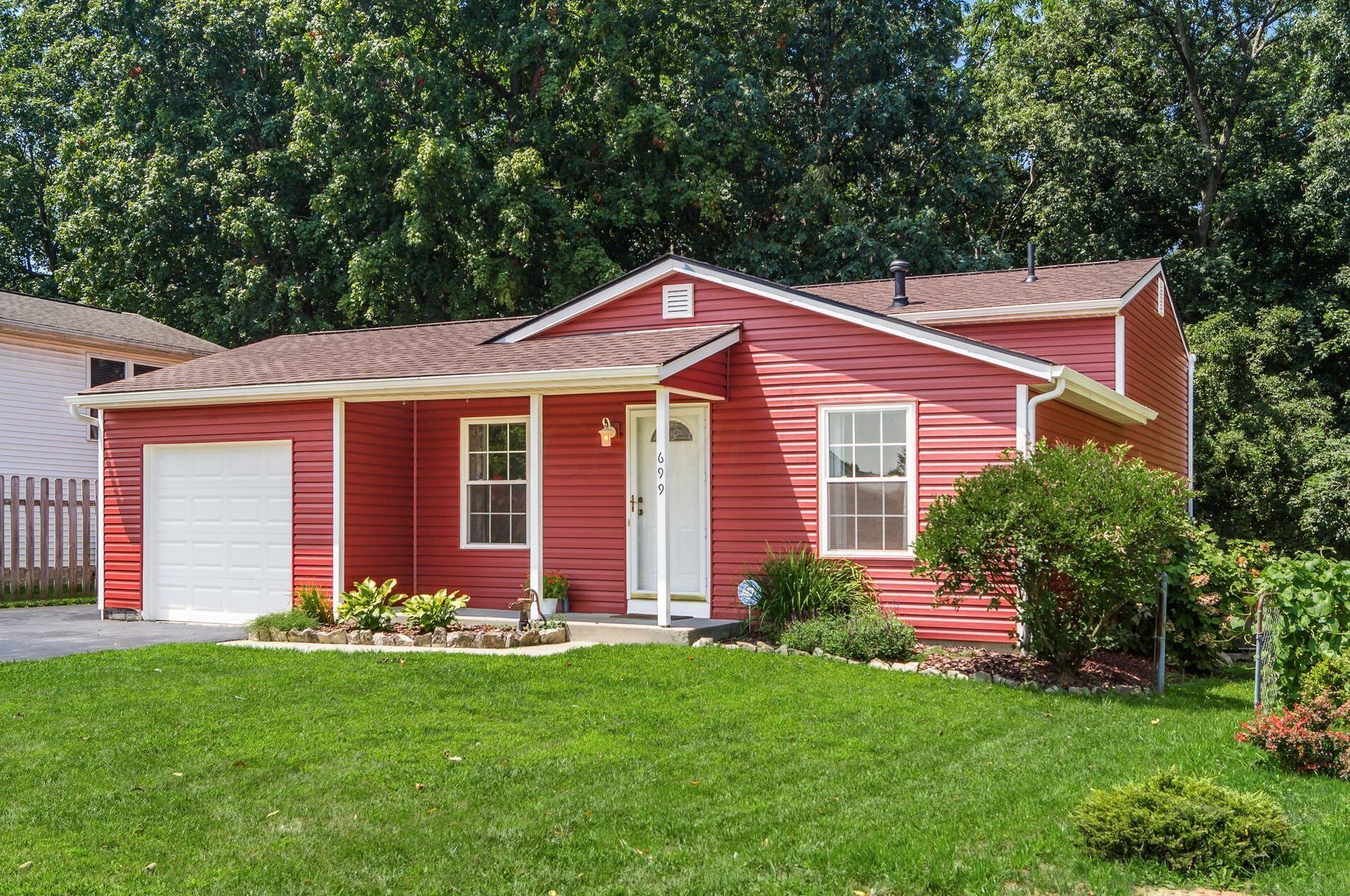 699 Cherryhaven Dr, Columbus, OH 43228-5701