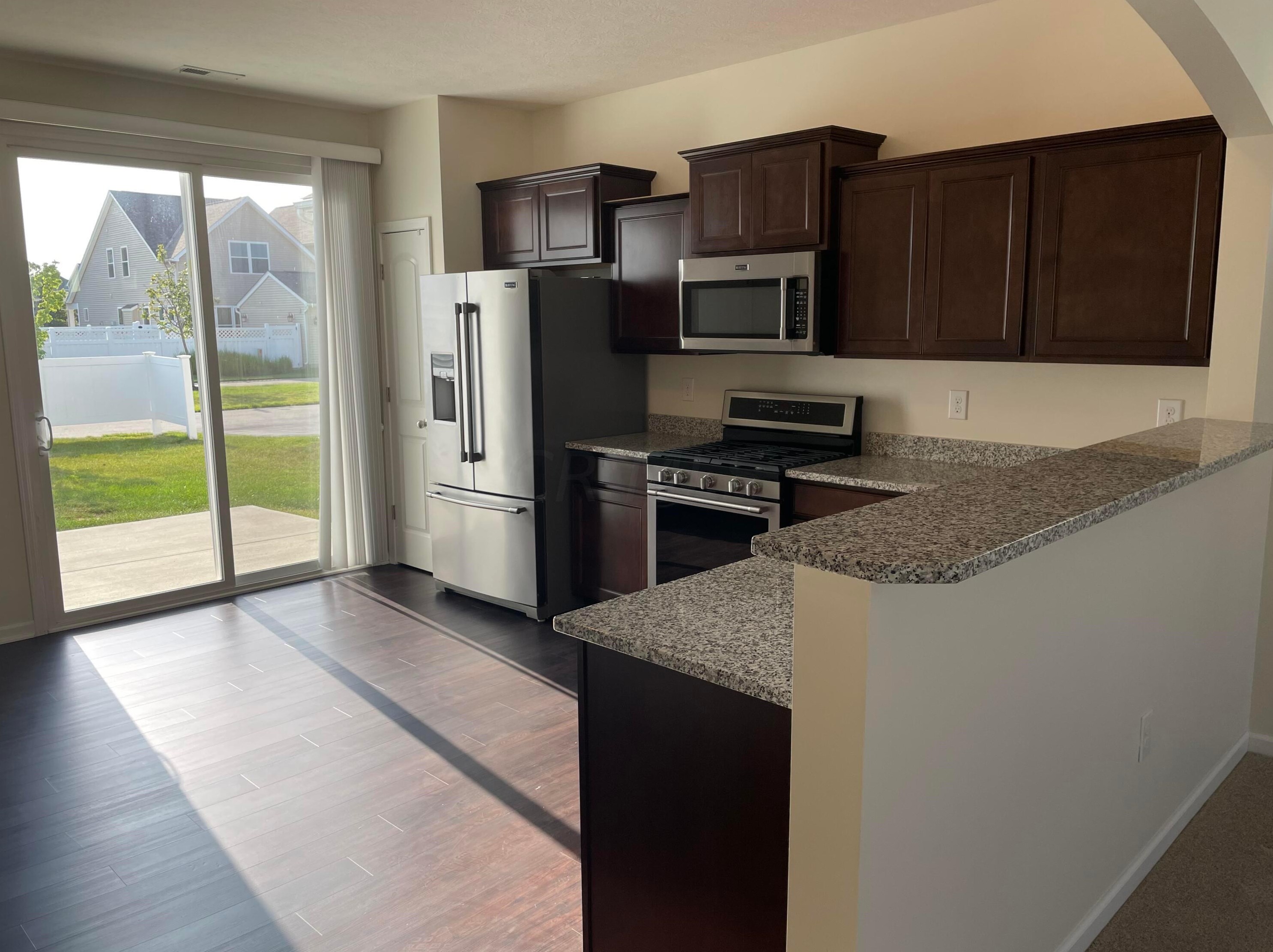 5621 Ellis Brook Dr, Dublin, OH 43016-1351