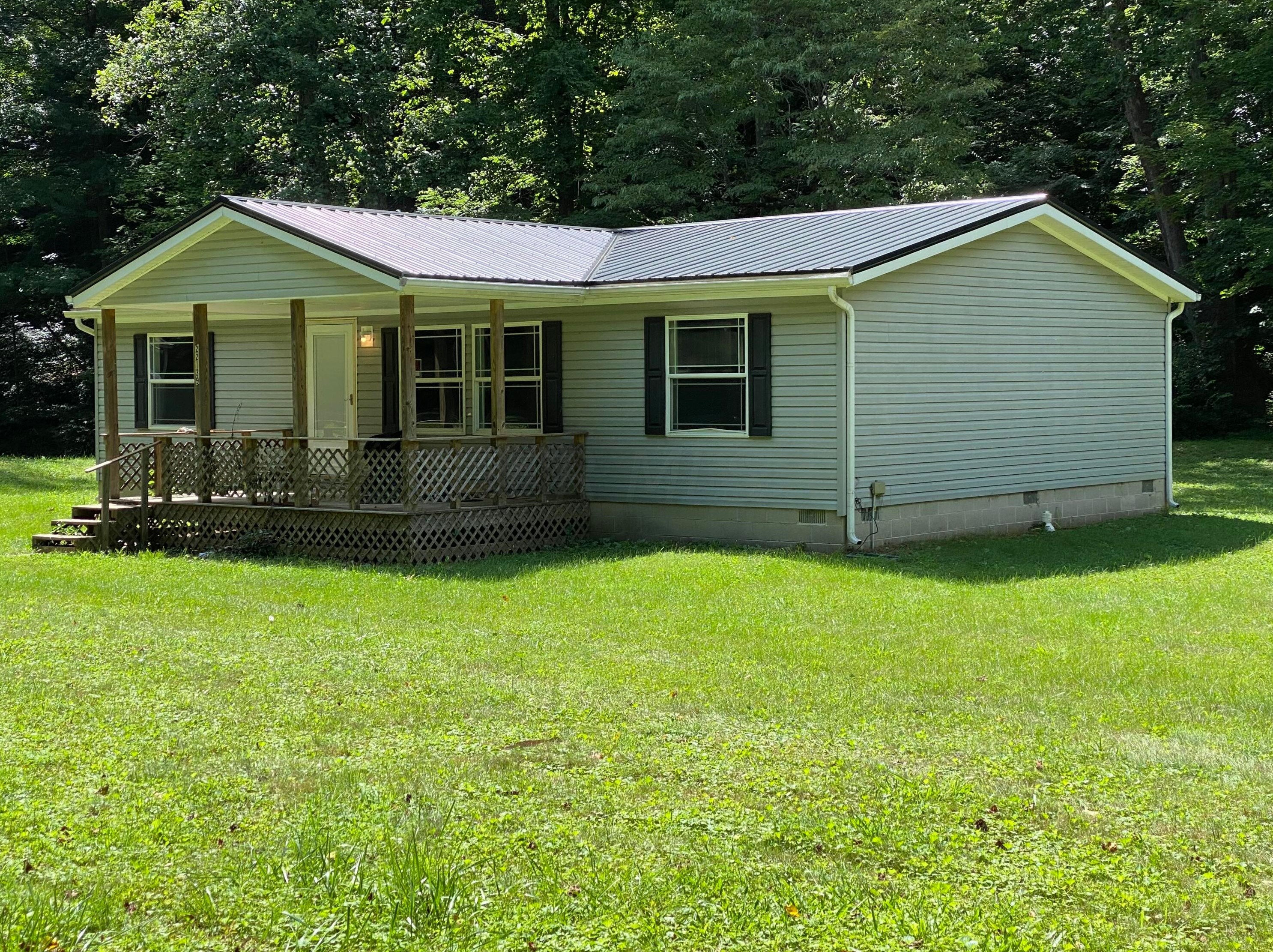 22139 Sams Creek Rd, Laurelville, OH 43135