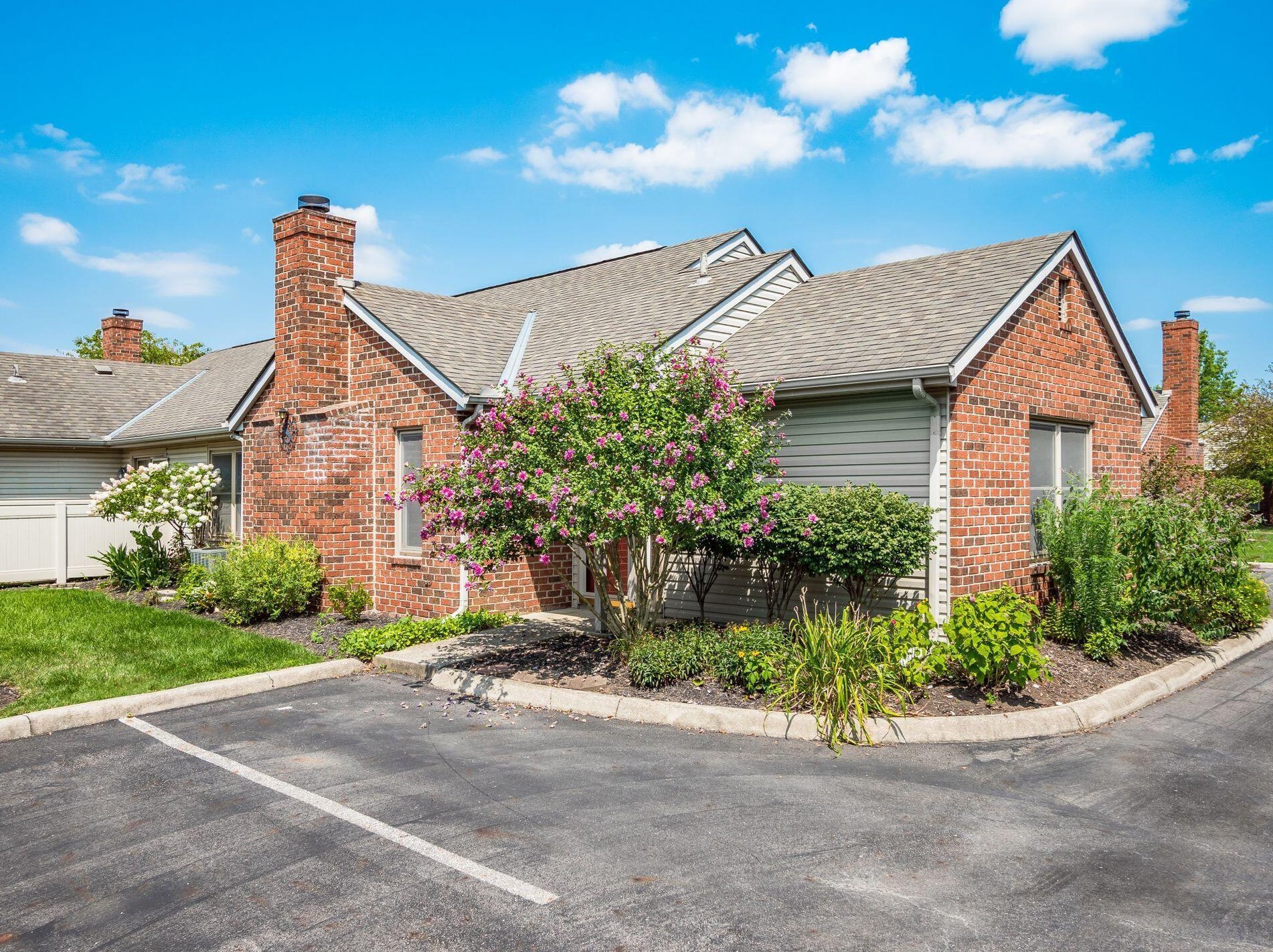 3677 Charlemonte Way #2-3677, Cnl Wnchstr, OH 43110