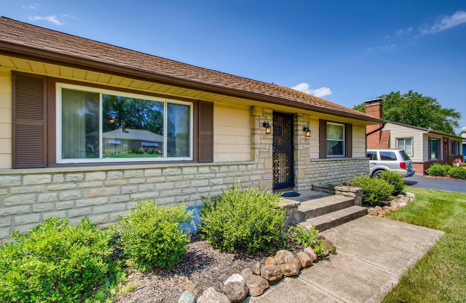 1221 Kenwick Rd, Columbus, OH 43209-2934