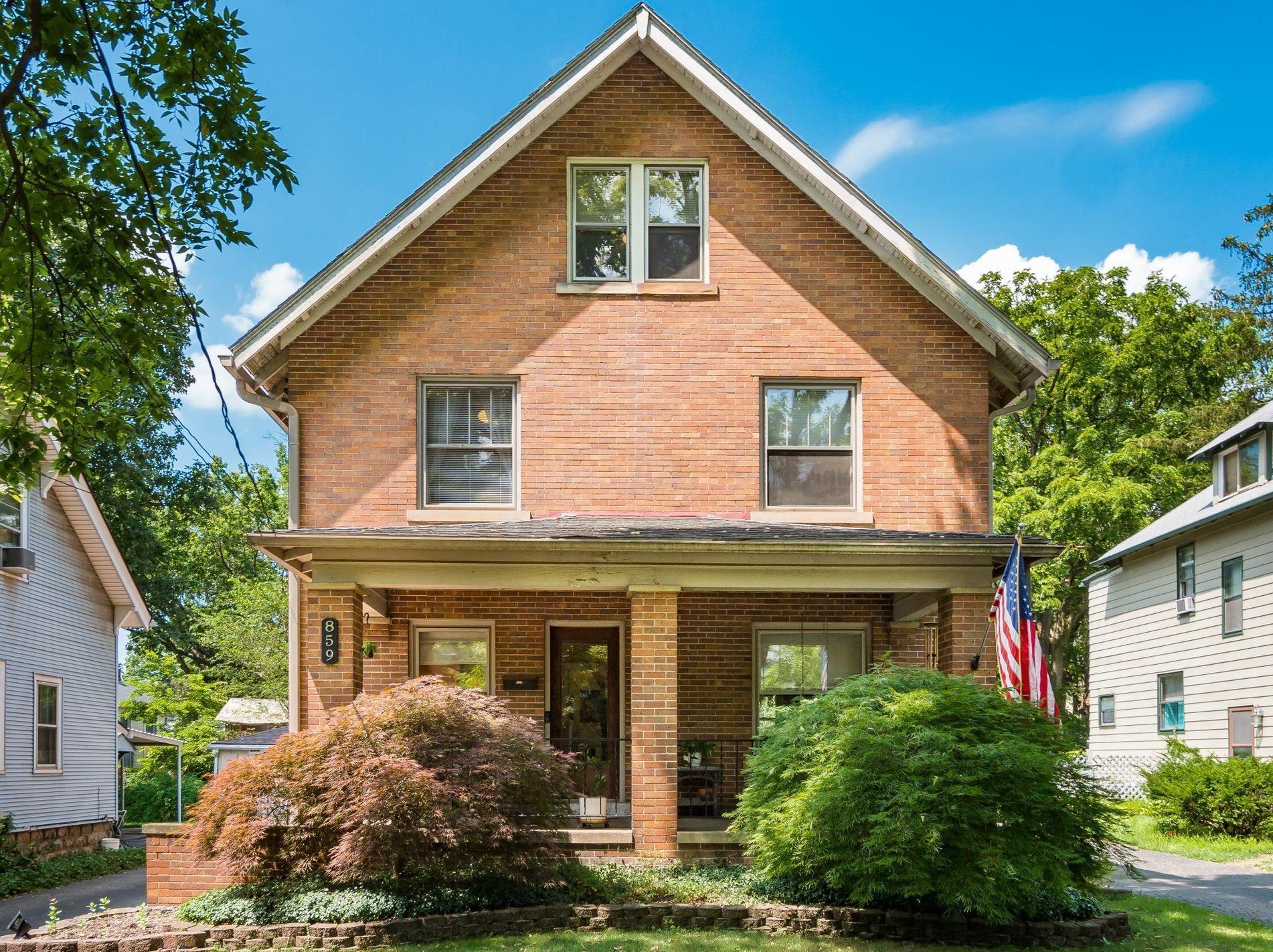 859 College Ave, Columbus, OH 43209-2309