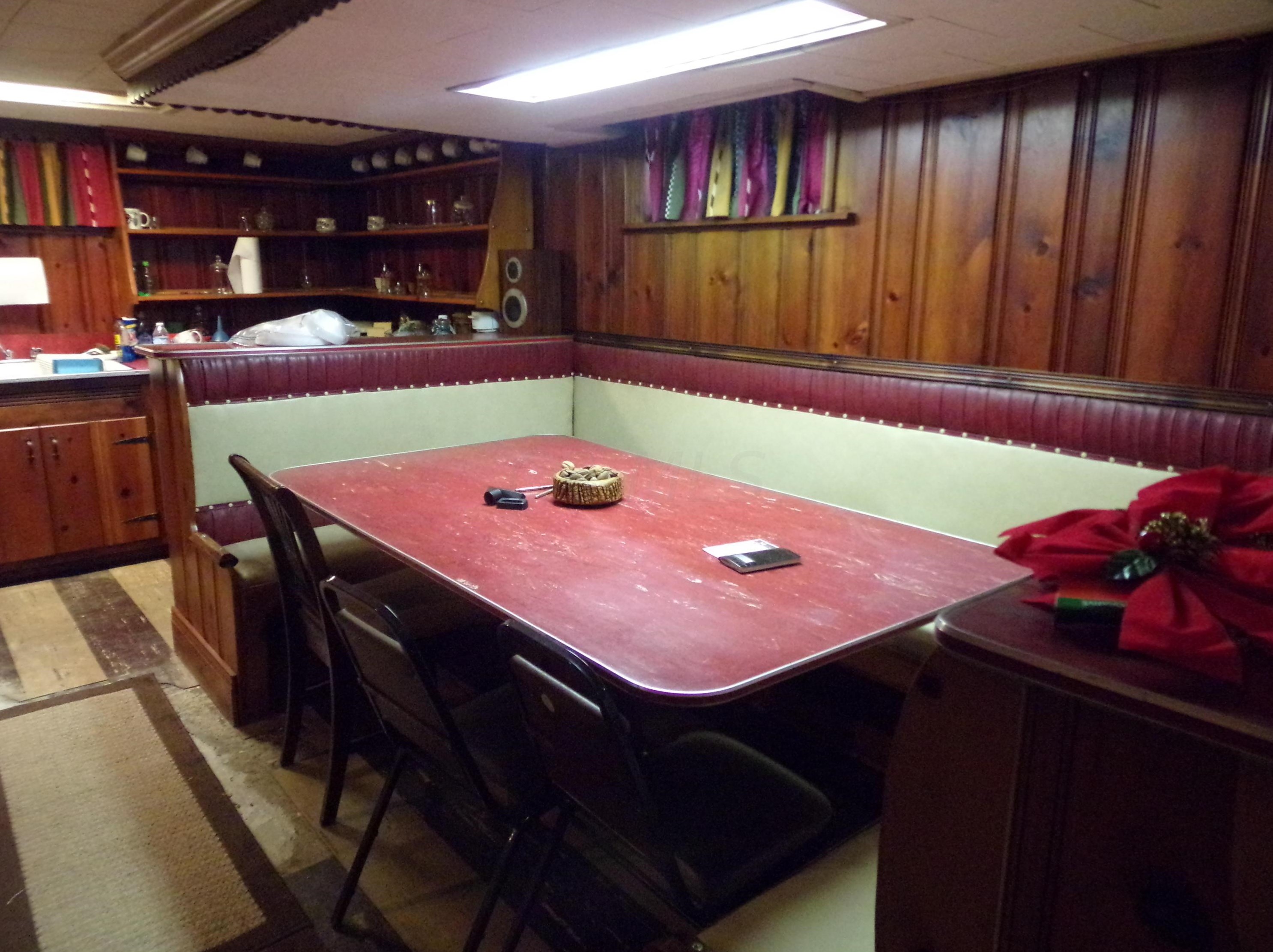 1887 Clifton Ave, Columbus, OH 43219-2910
