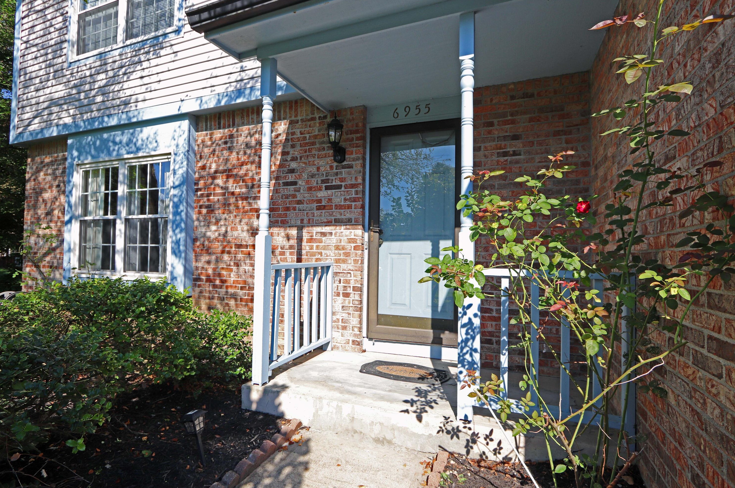 6955 Pine Bark Ln, Columbus, OH 43235-4364
