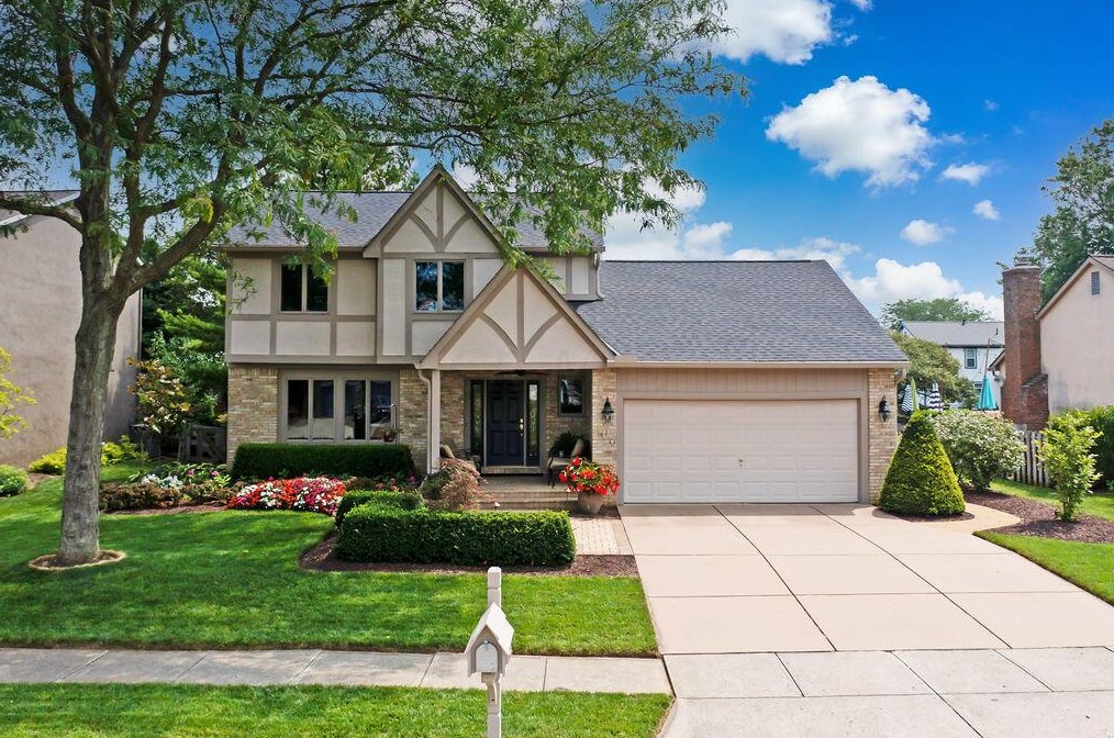 7658 Starmont Ct, Dublin, OH 43016-9565