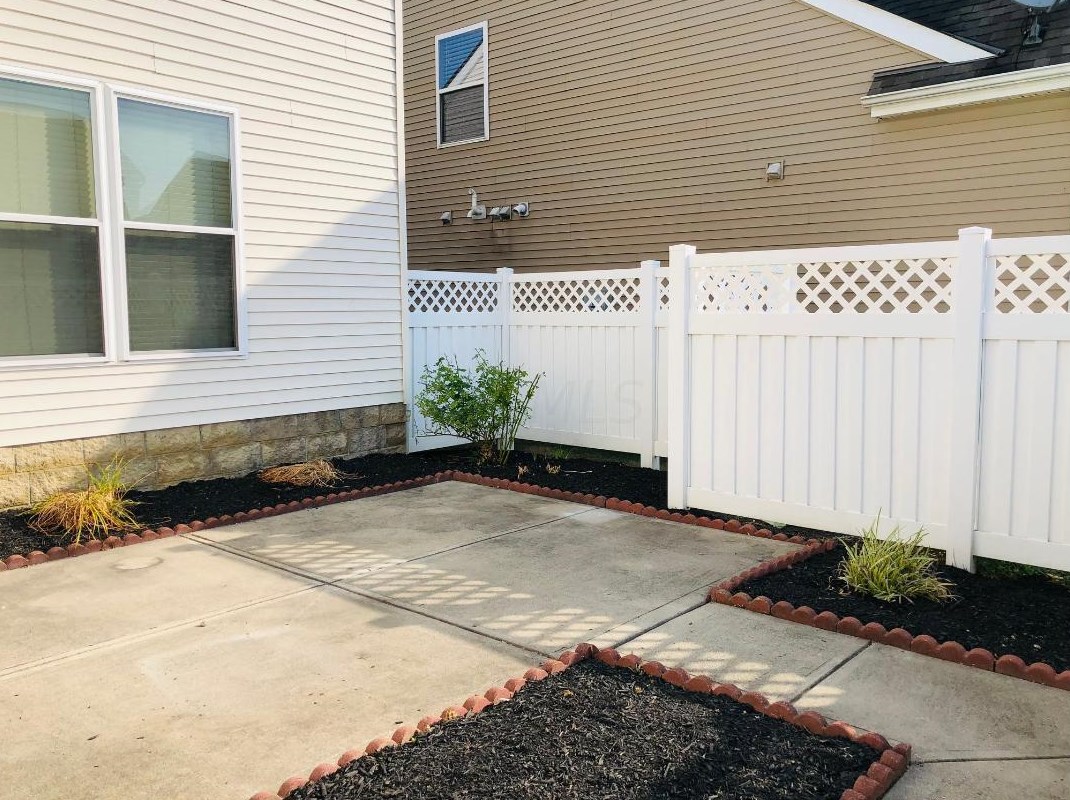 4400 Pebble Beach Dr, Darbydale, OH 43123